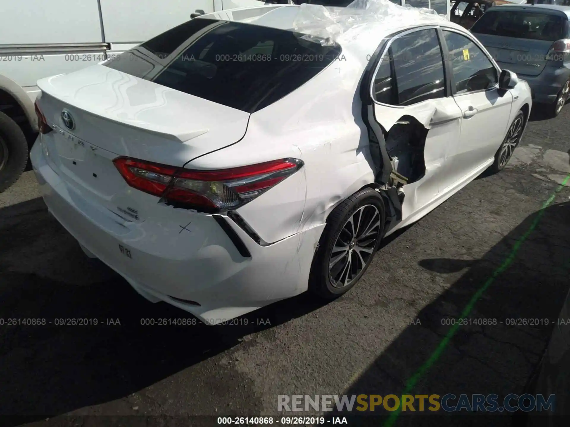 4 Photograph of a damaged car 4T1B21HK8KU513244 TOYOTA CAMRY 2019