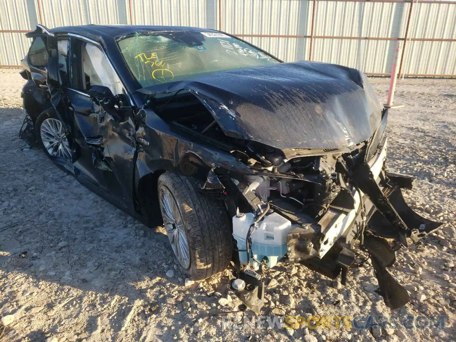 1 Photograph of a damaged car 4T1B21HK8KU513602 TOYOTA CAMRY 2019