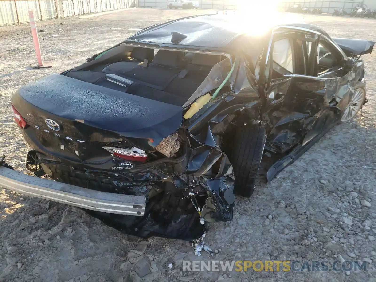 4 Photograph of a damaged car 4T1B21HK8KU513602 TOYOTA CAMRY 2019