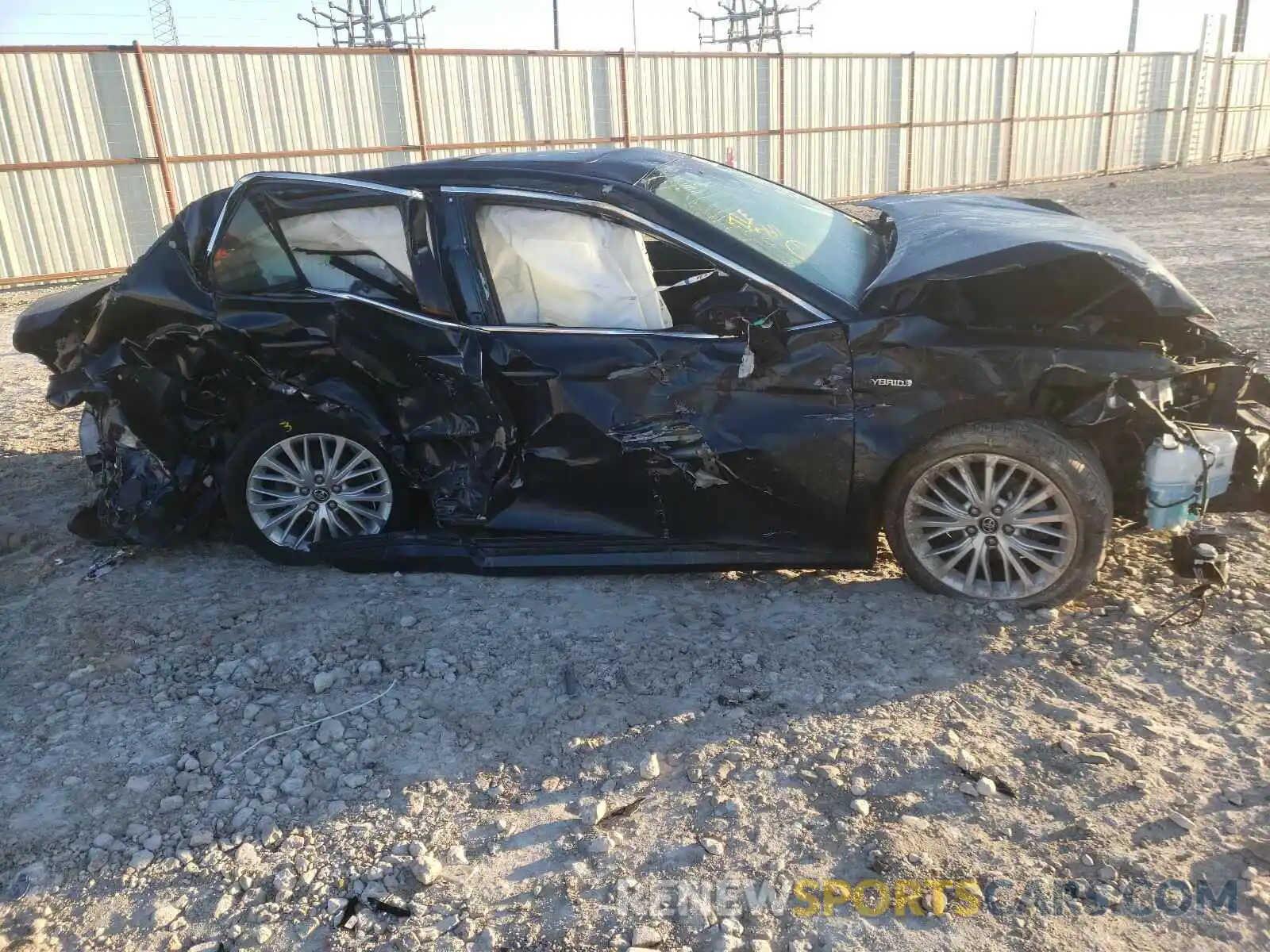 9 Photograph of a damaged car 4T1B21HK8KU513602 TOYOTA CAMRY 2019