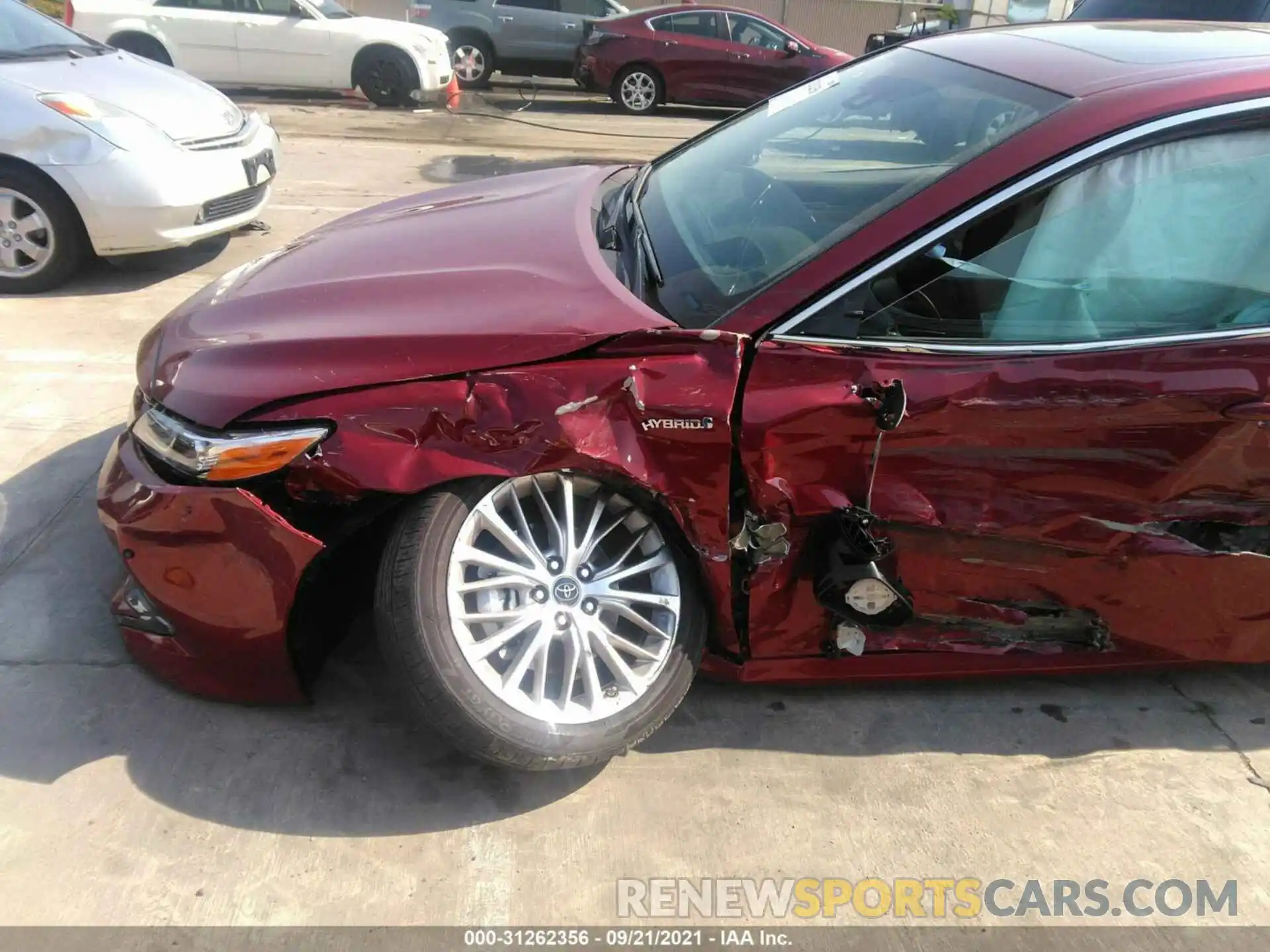 6 Photograph of a damaged car 4T1B21HK8KU514975 TOYOTA CAMRY 2019