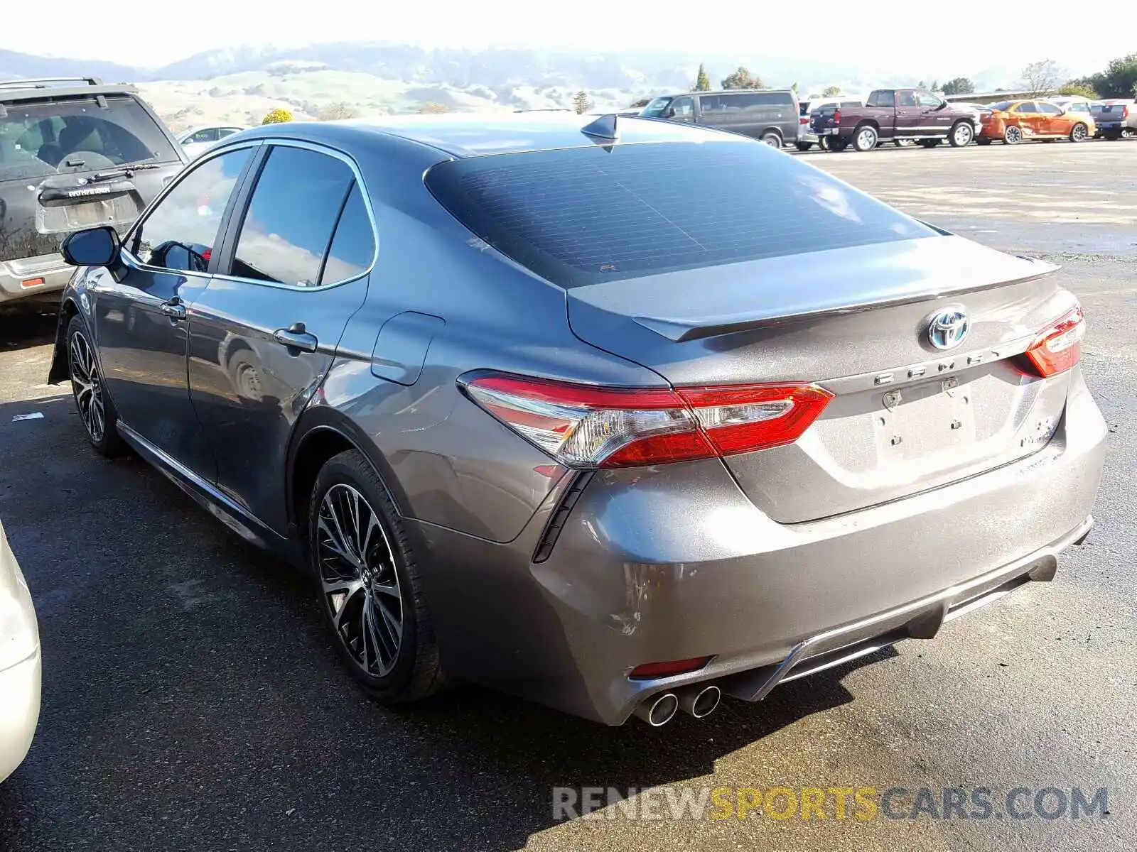 3 Photograph of a damaged car 4T1B21HK8KU515415 TOYOTA CAMRY 2019