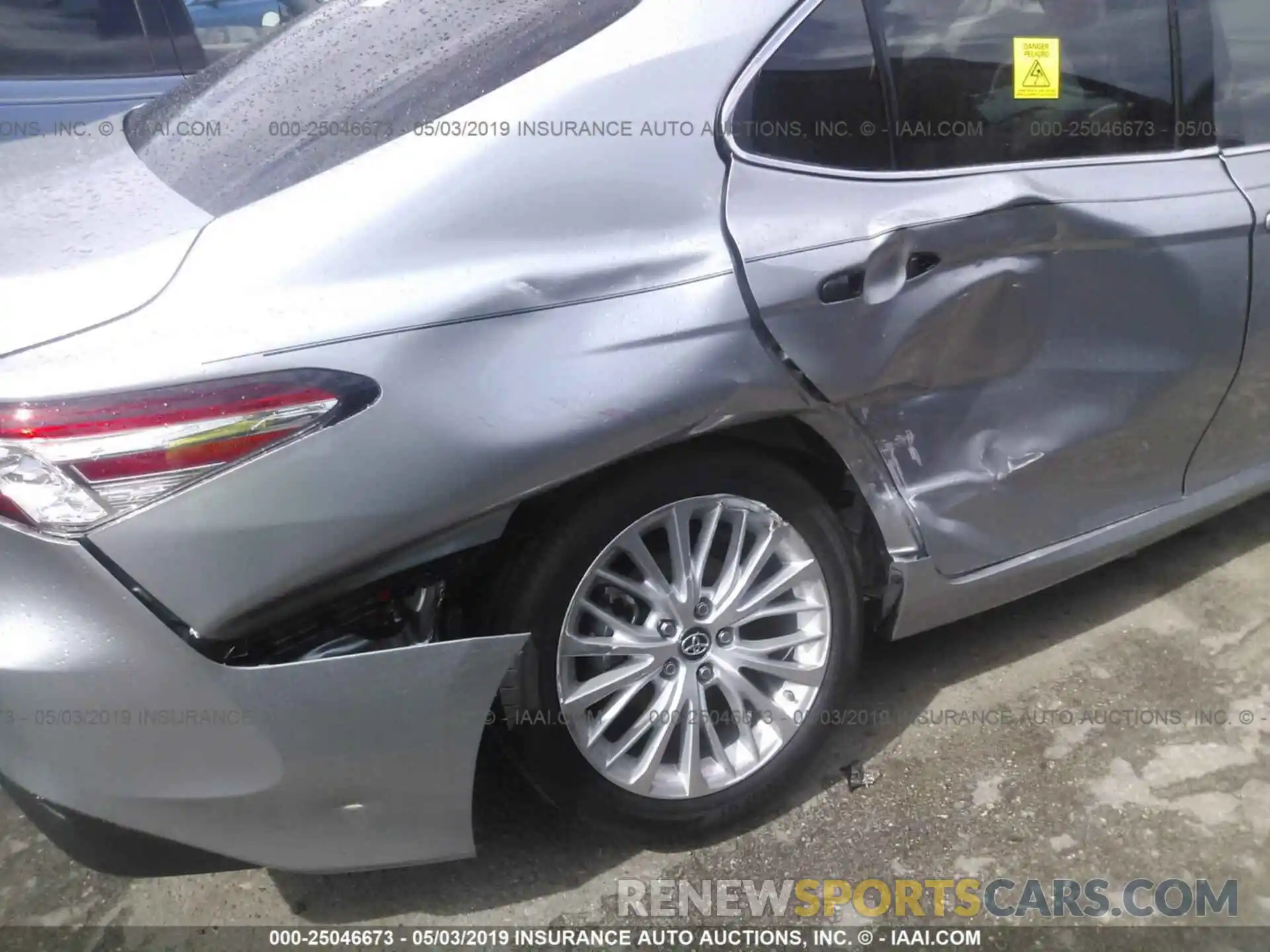 6 Photograph of a damaged car 4T1B21HK8KU515737 TOYOTA CAMRY 2019