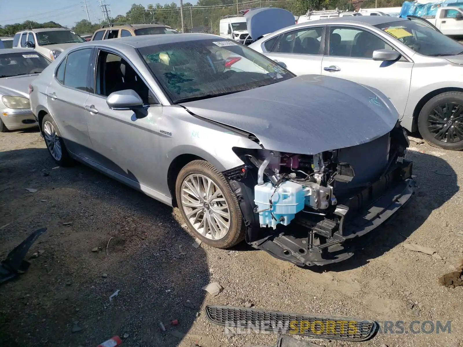 1 Photograph of a damaged car 4T1B21HK8KU519612 TOYOTA CAMRY 2019