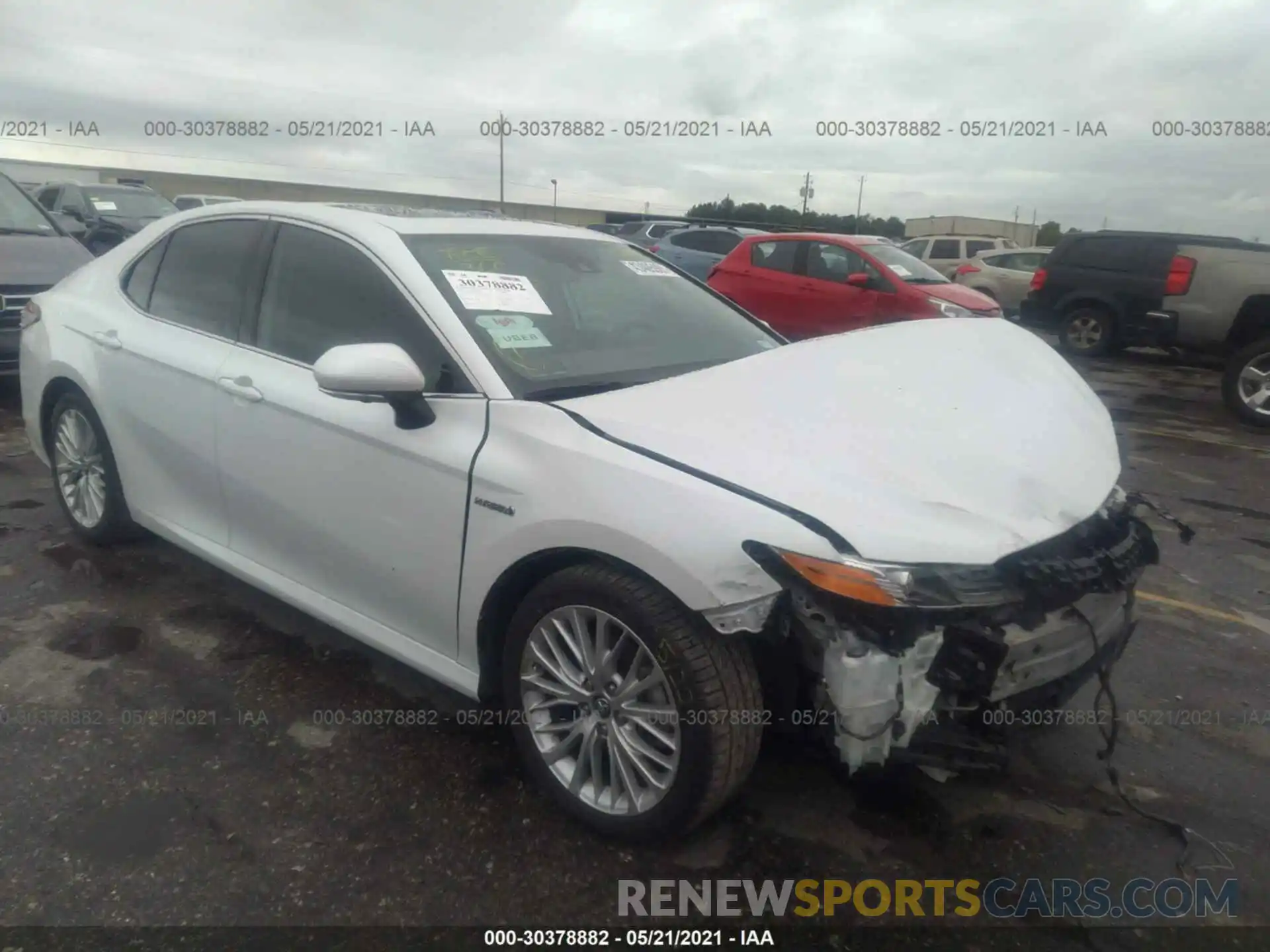 1 Photograph of a damaged car 4T1B21HK8KU519870 TOYOTA CAMRY 2019