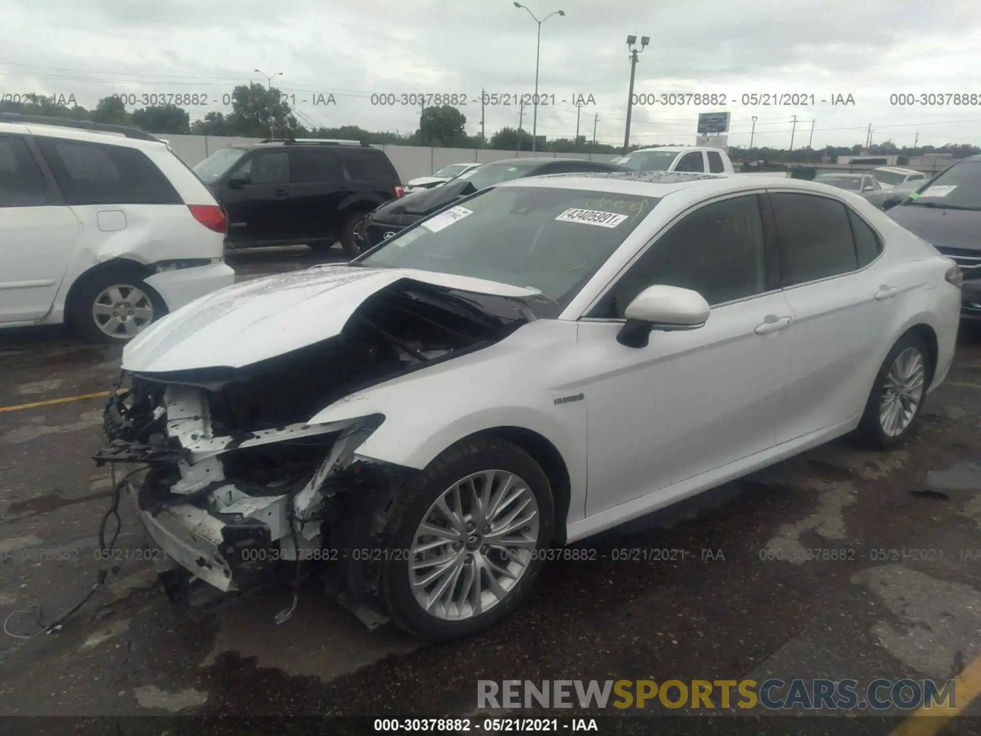 2 Photograph of a damaged car 4T1B21HK8KU519870 TOYOTA CAMRY 2019