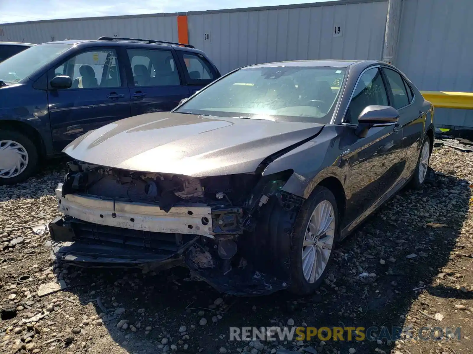 2 Photograph of a damaged car 4T1B21HK9KU010404 TOYOTA CAMRY 2019