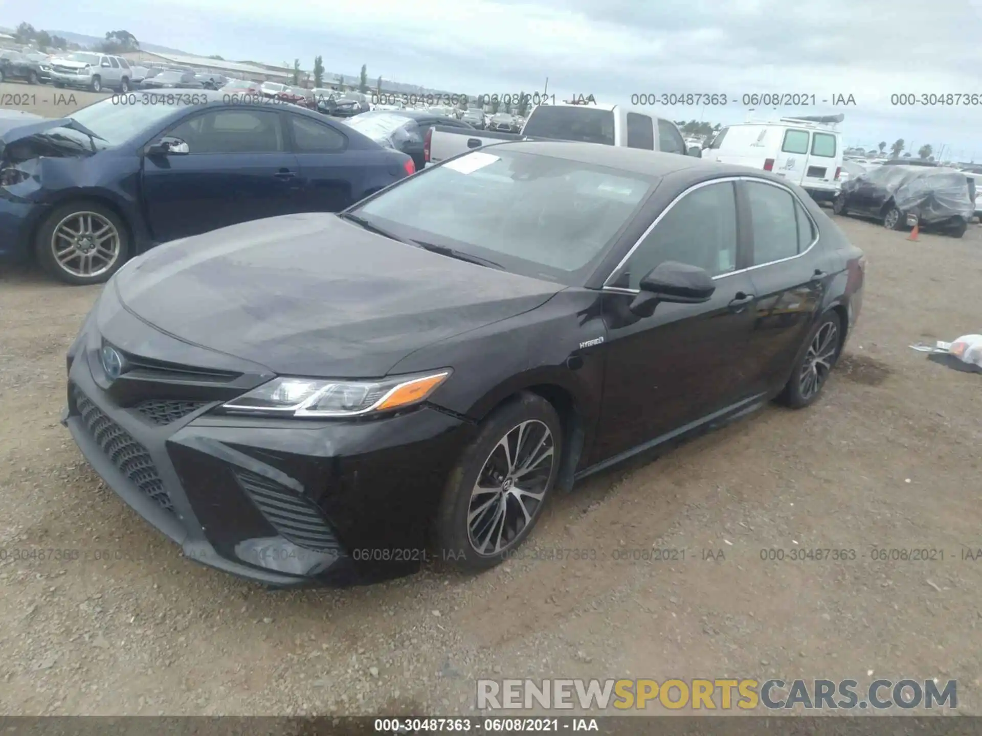 2 Photograph of a damaged car 4T1B21HK9KU011214 TOYOTA CAMRY 2019