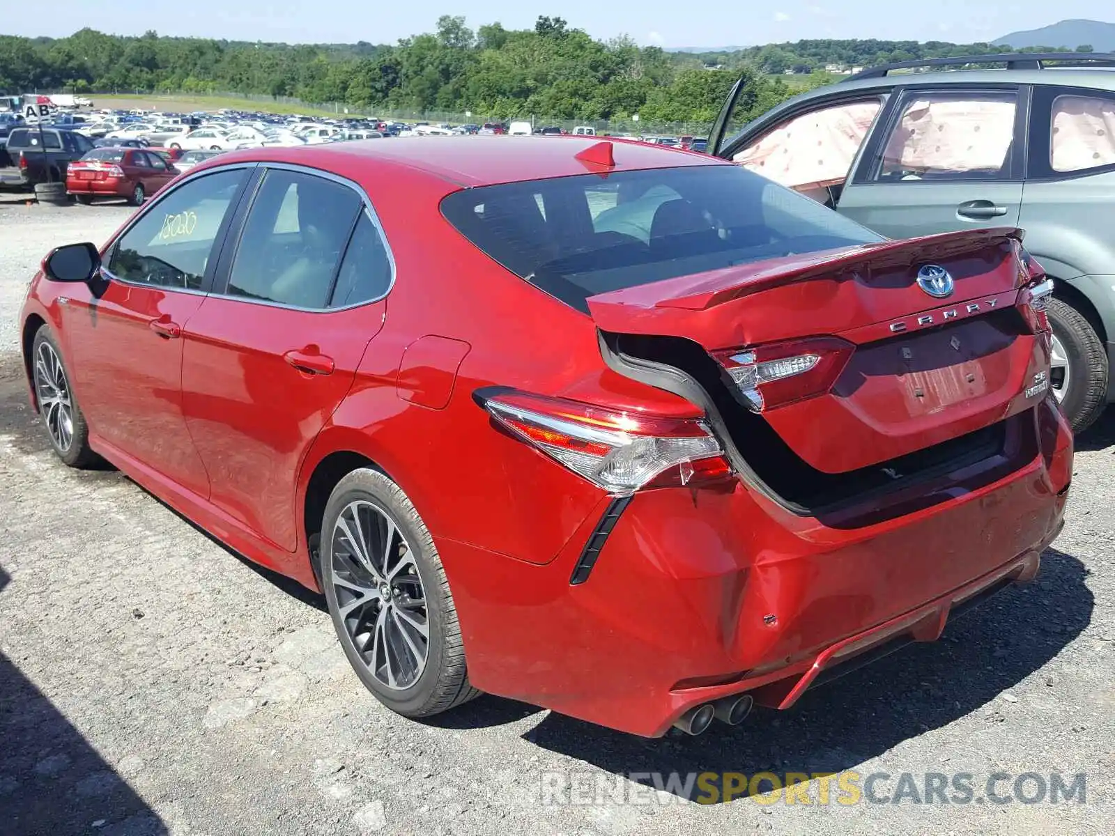 3 Photograph of a damaged car 4T1B21HK9KU011715 TOYOTA CAMRY 2019