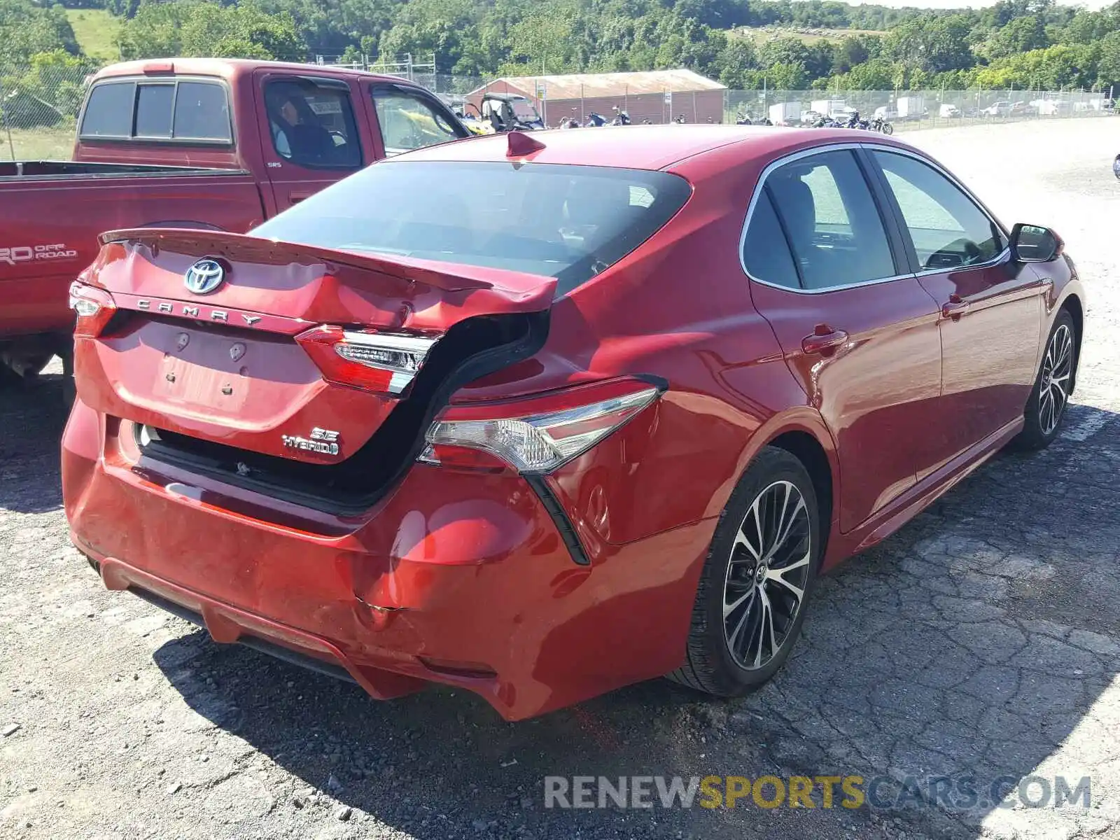 4 Photograph of a damaged car 4T1B21HK9KU011715 TOYOTA CAMRY 2019