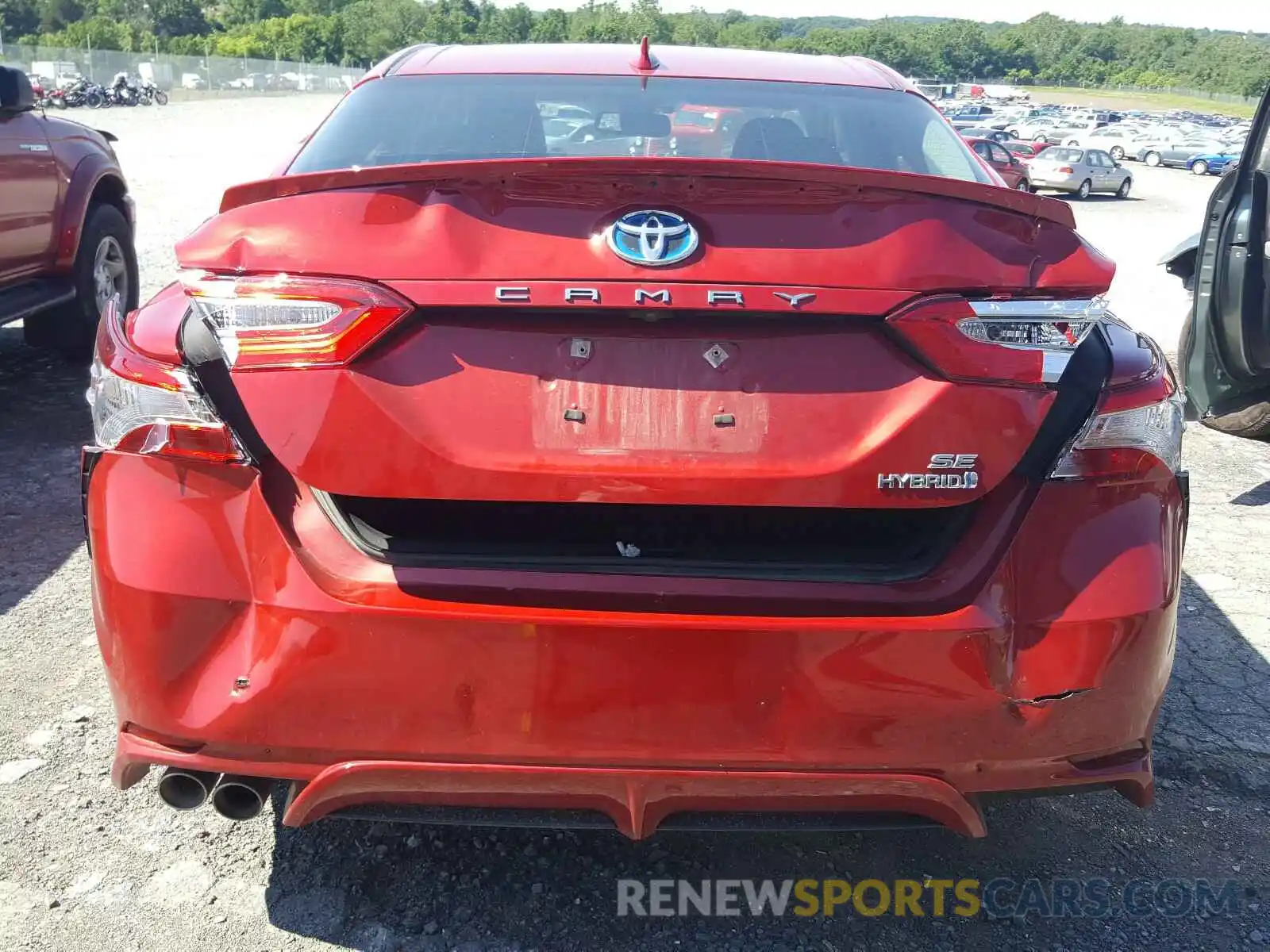 9 Photograph of a damaged car 4T1B21HK9KU011715 TOYOTA CAMRY 2019