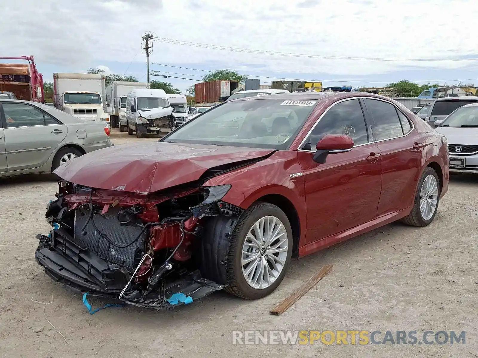 2 Photograph of a damaged car 4T1B21HK9KU012461 TOYOTA CAMRY 2019