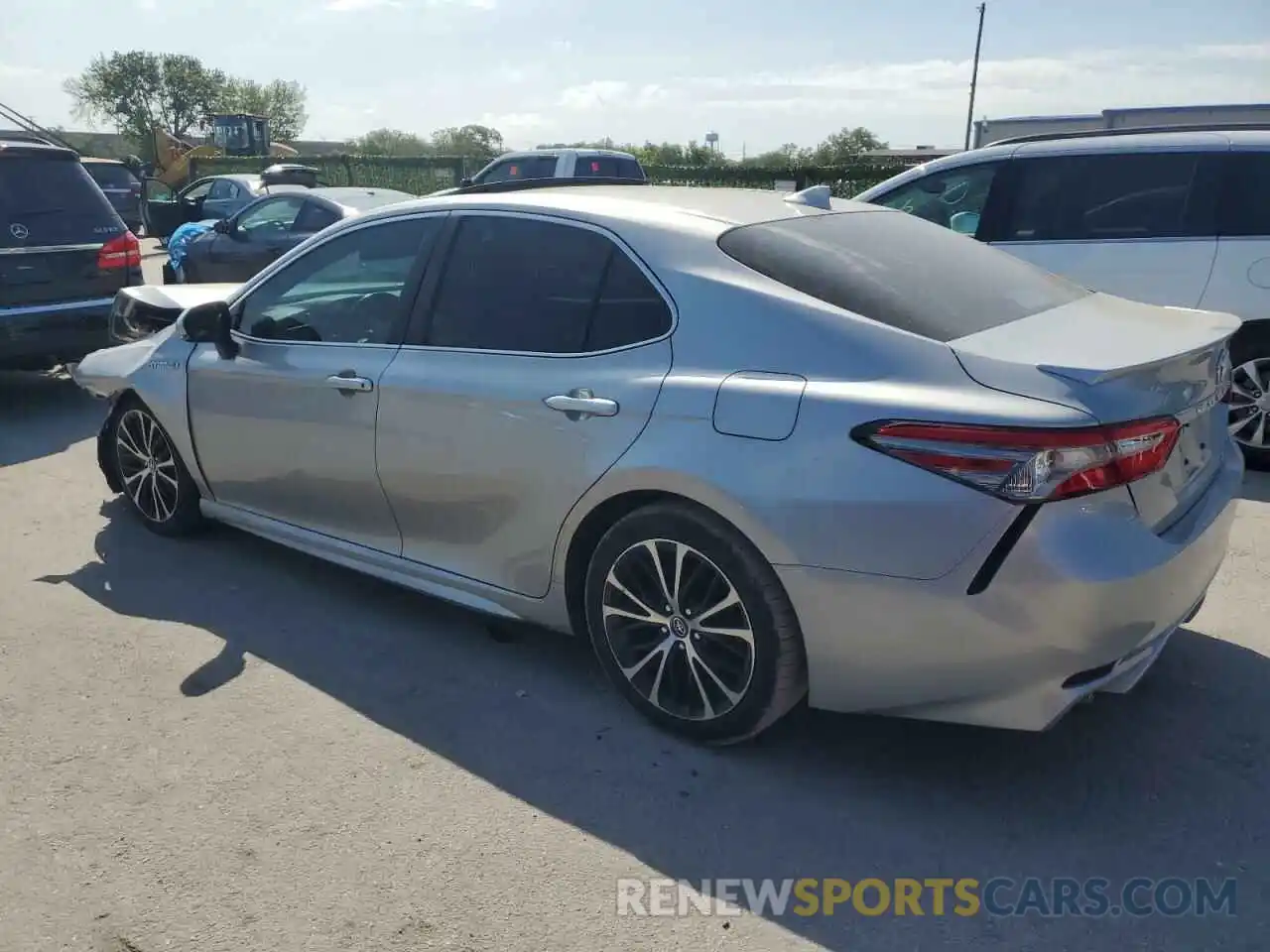 2 Photograph of a damaged car 4T1B21HK9KU013822 TOYOTA CAMRY 2019