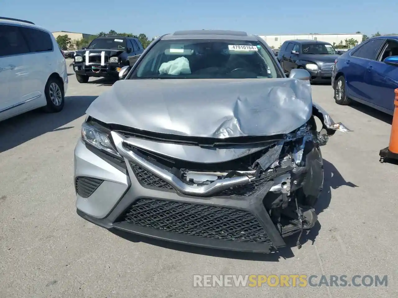 5 Photograph of a damaged car 4T1B21HK9KU013822 TOYOTA CAMRY 2019