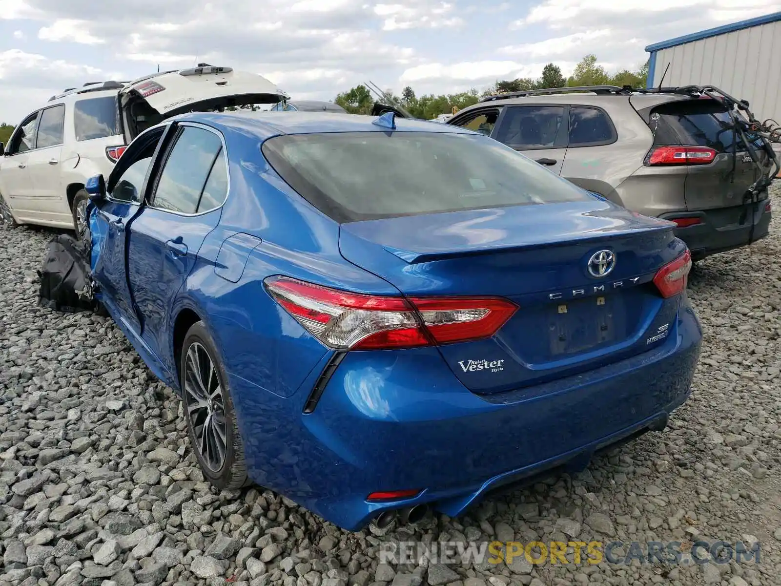 3 Photograph of a damaged car 4T1B21HK9KU013870 TOYOTA CAMRY 2019