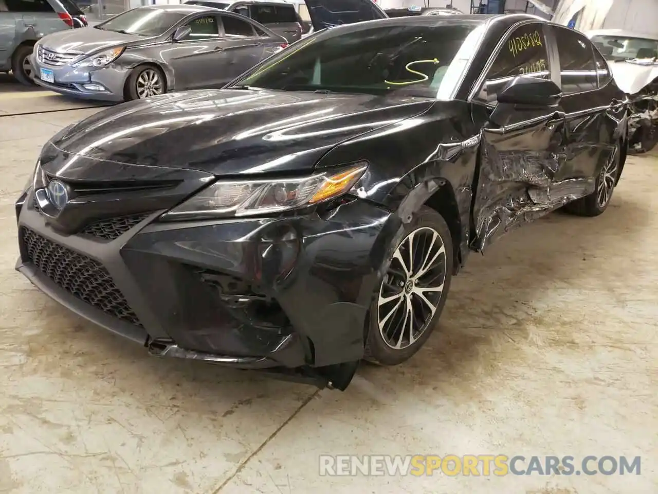 2 Photograph of a damaged car 4T1B21HK9KU014369 TOYOTA CAMRY 2019