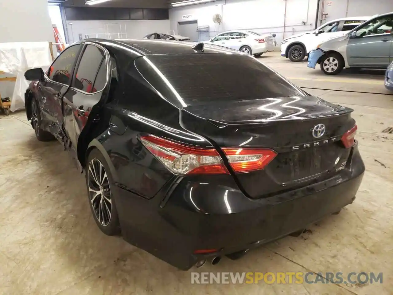 3 Photograph of a damaged car 4T1B21HK9KU014369 TOYOTA CAMRY 2019