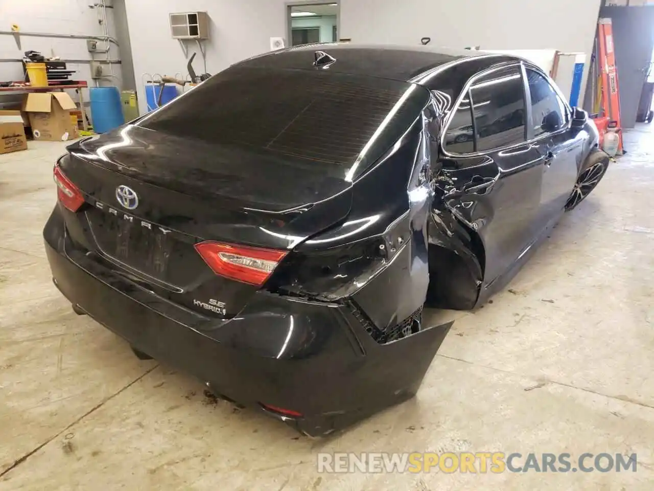 4 Фотография поврежденного автомобиля 4T1B21HK9KU014369 TOYOTA CAMRY 2019