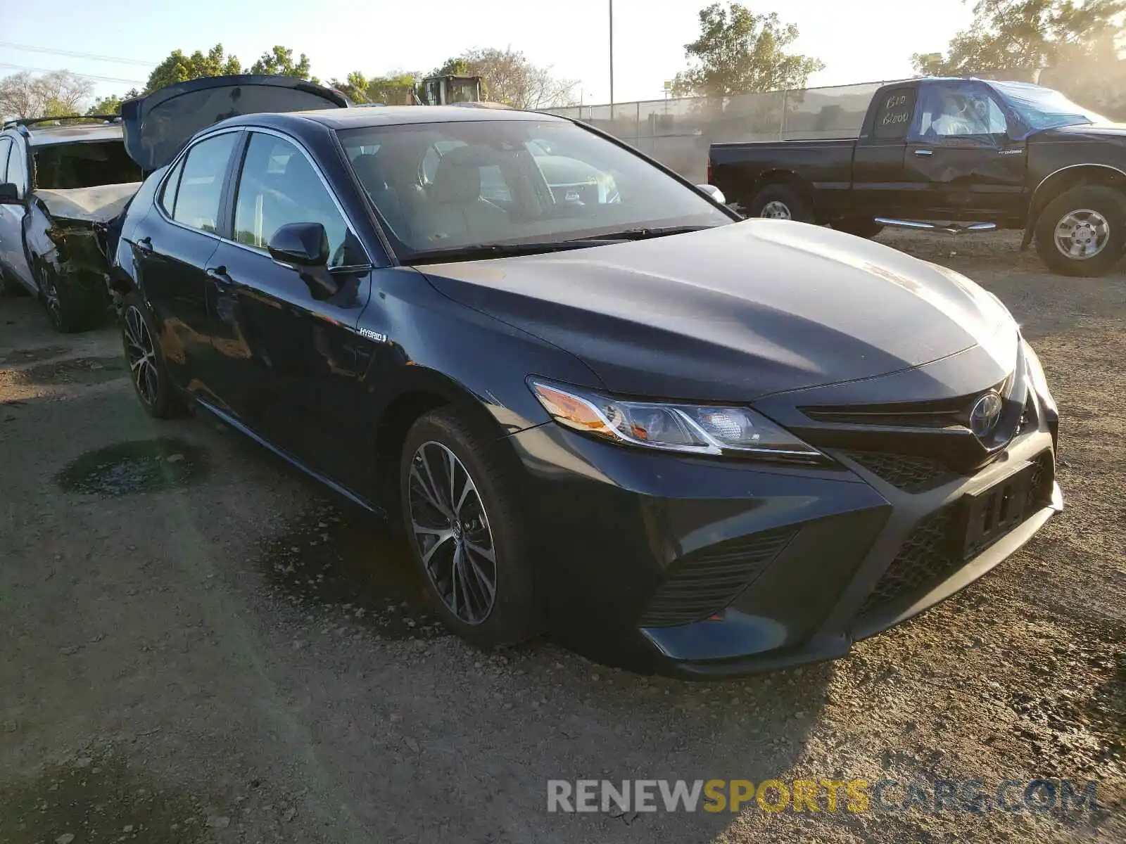 1 Photograph of a damaged car 4T1B21HK9KU511633 TOYOTA CAMRY 2019