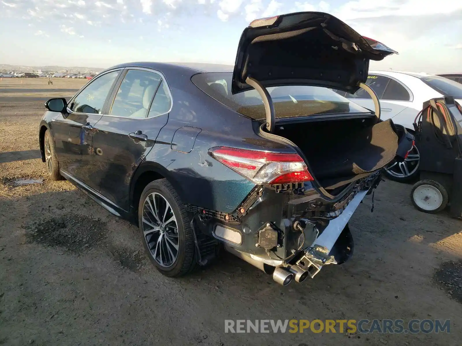 3 Photograph of a damaged car 4T1B21HK9KU511633 TOYOTA CAMRY 2019