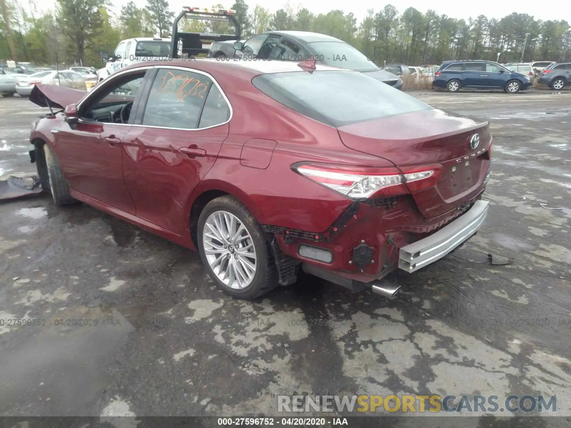 3 Photograph of a damaged car 4T1B21HK9KU512104 TOYOTA CAMRY 2019