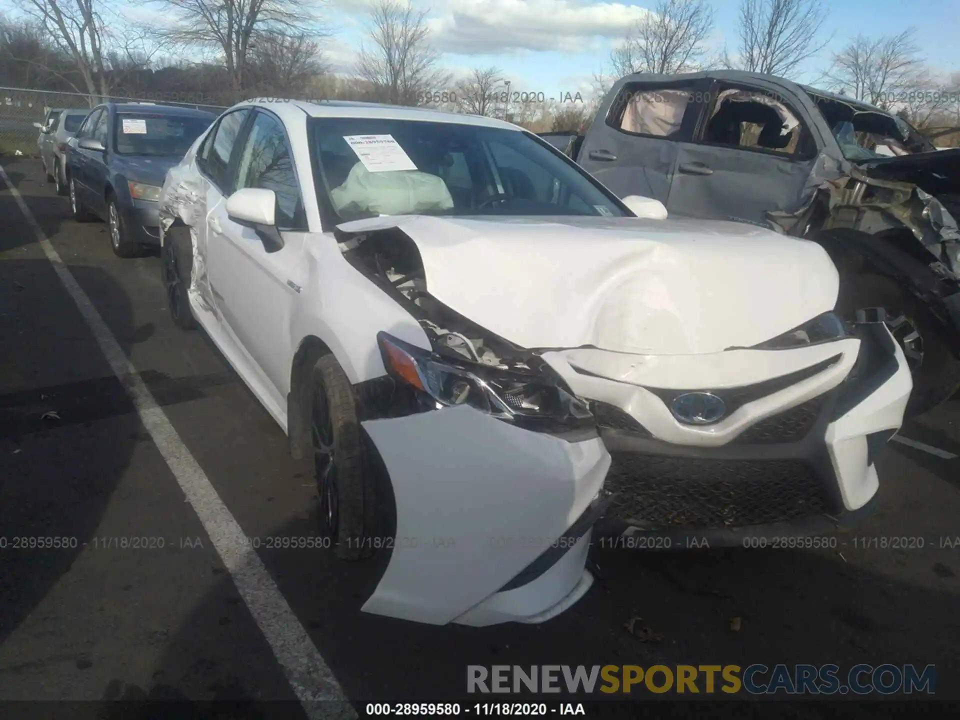 1 Photograph of a damaged car 4T1B21HK9KU512202 TOYOTA CAMRY 2019