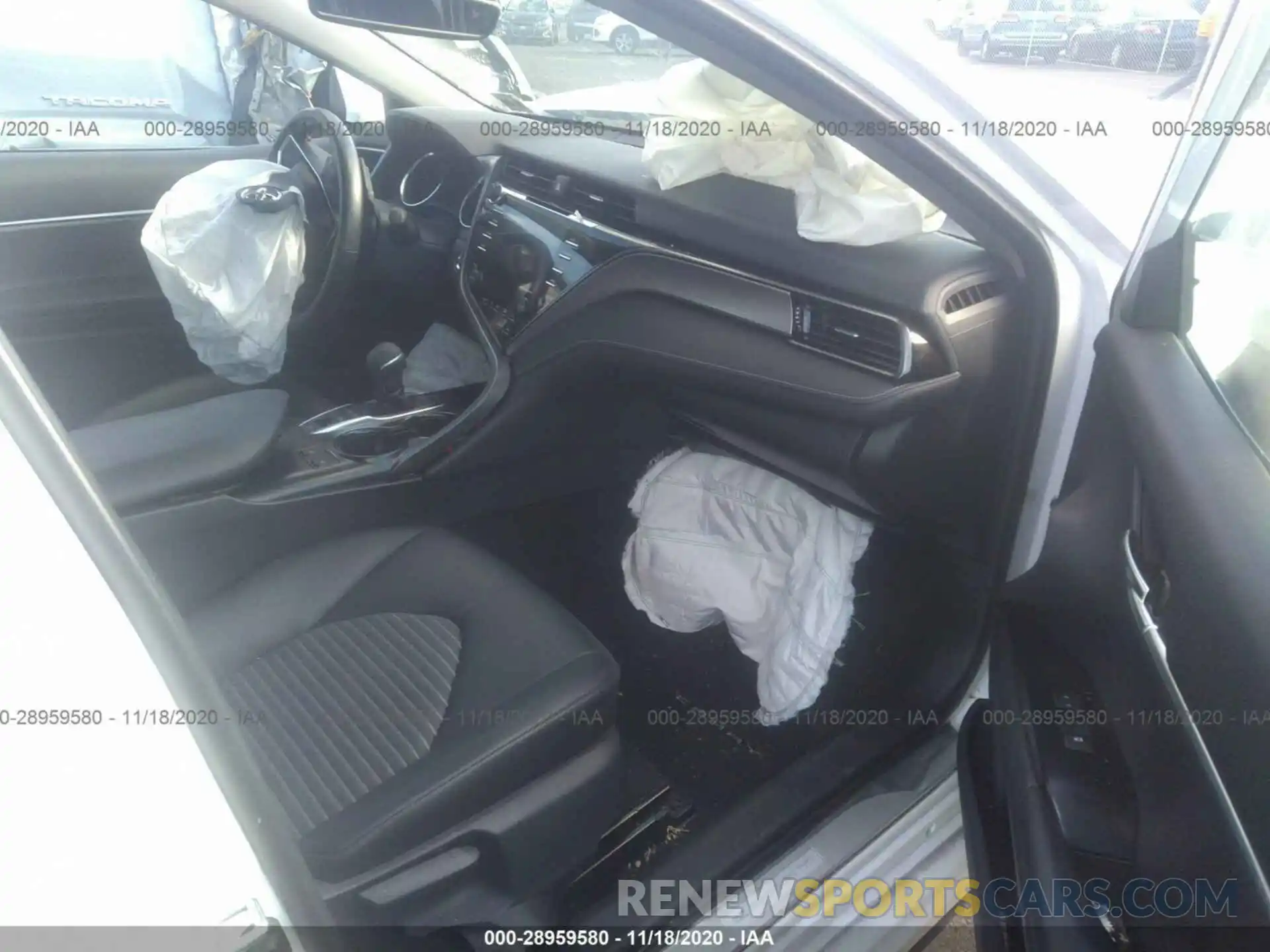 5 Photograph of a damaged car 4T1B21HK9KU512202 TOYOTA CAMRY 2019