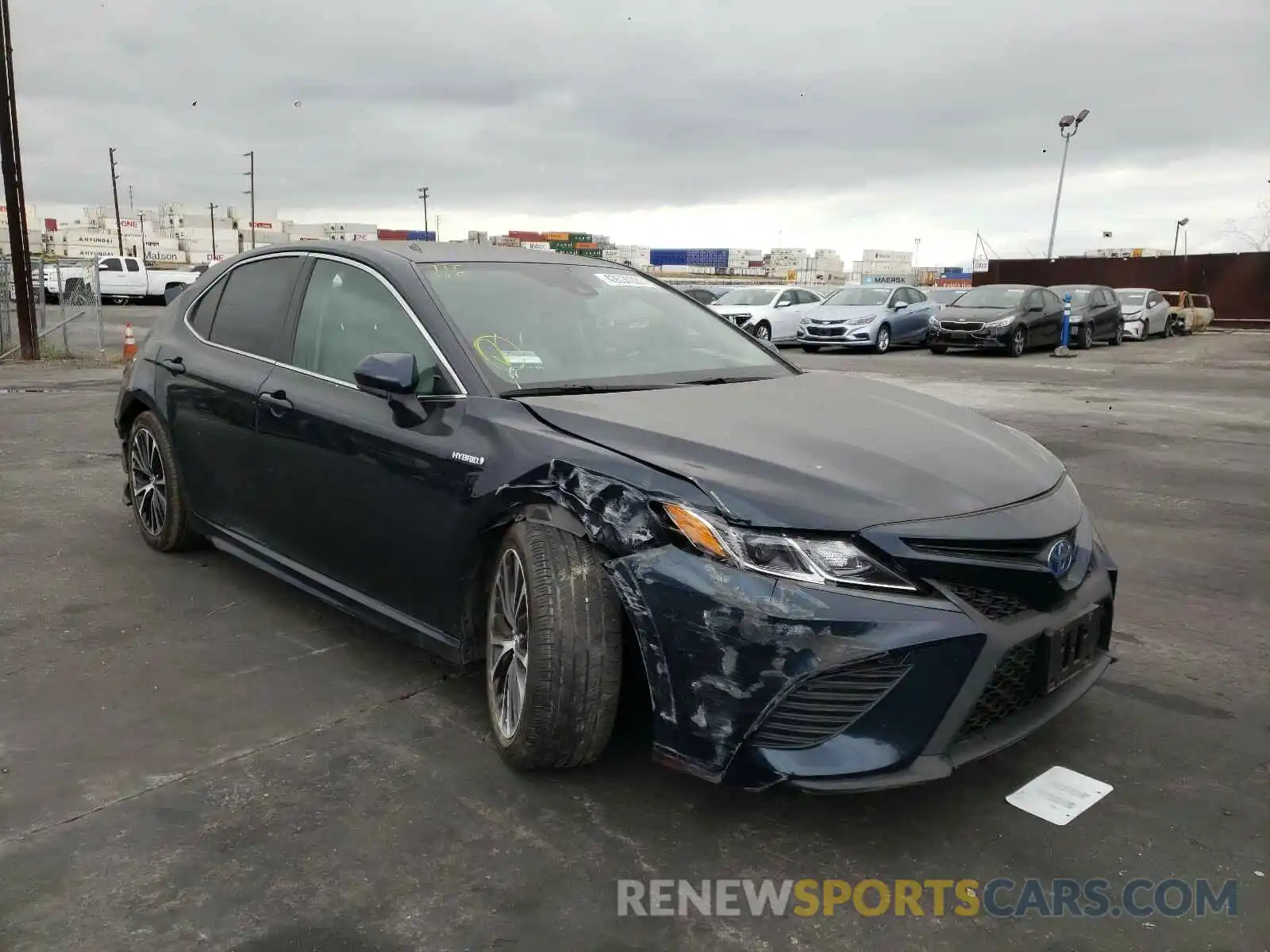 1 Photograph of a damaged car 4T1B21HK9KU512698 TOYOTA CAMRY 2019