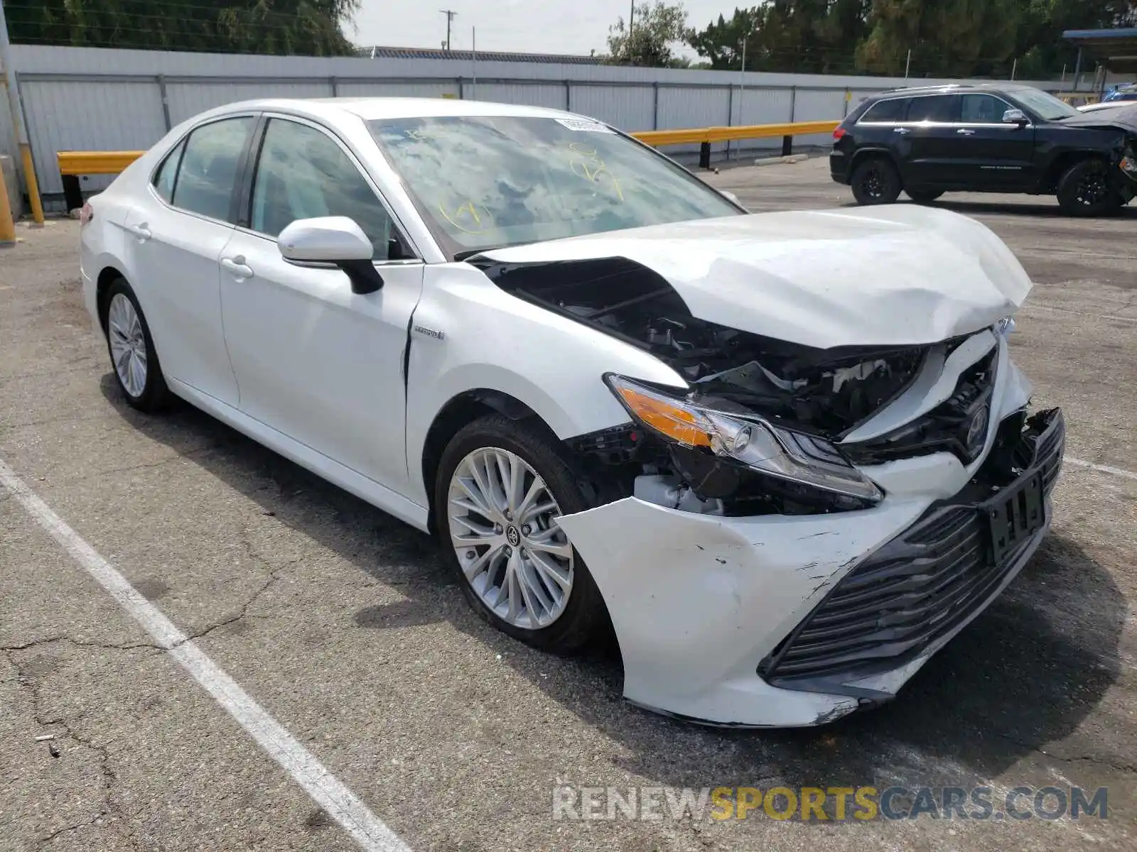 1 Photograph of a damaged car 4T1B21HK9KU513544 TOYOTA CAMRY 2019