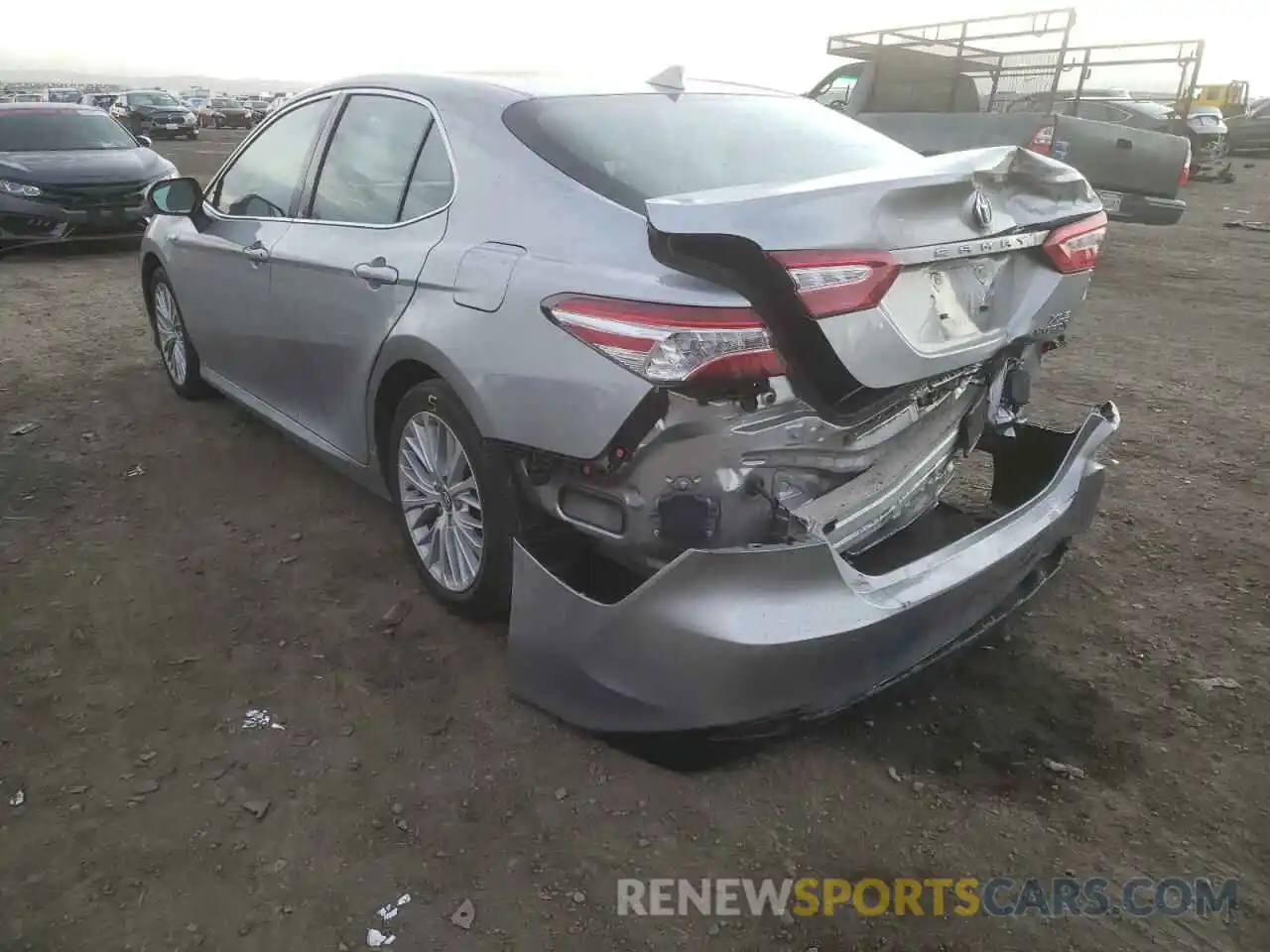 3 Photograph of a damaged car 4T1B21HK9KU513706 TOYOTA CAMRY 2019