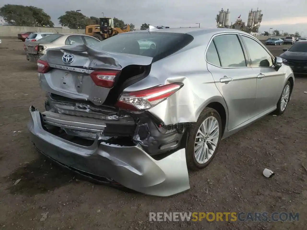 4 Photograph of a damaged car 4T1B21HK9KU513706 TOYOTA CAMRY 2019