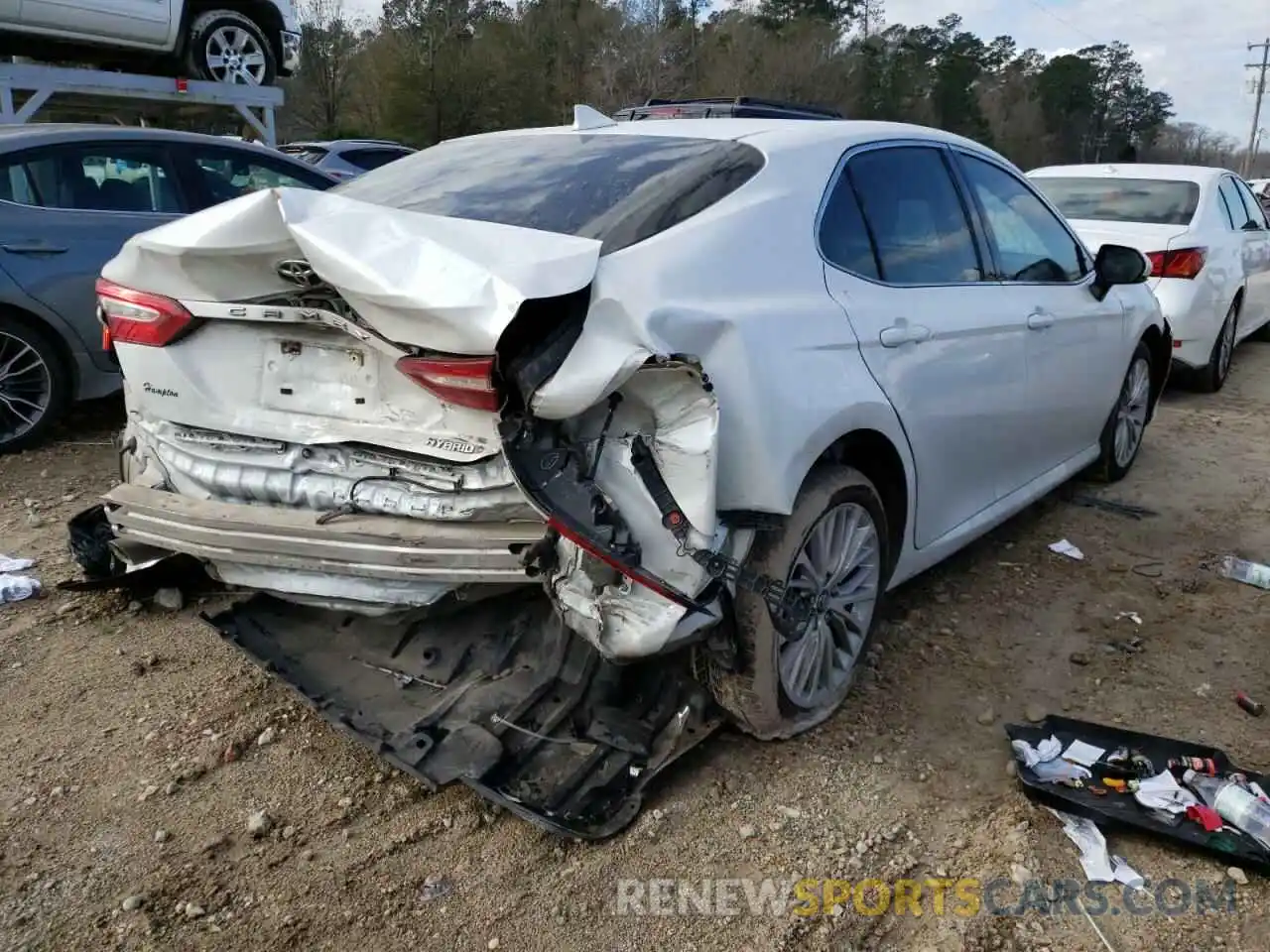 4 Photograph of a damaged car 4T1B21HK9KU513818 TOYOTA CAMRY 2019