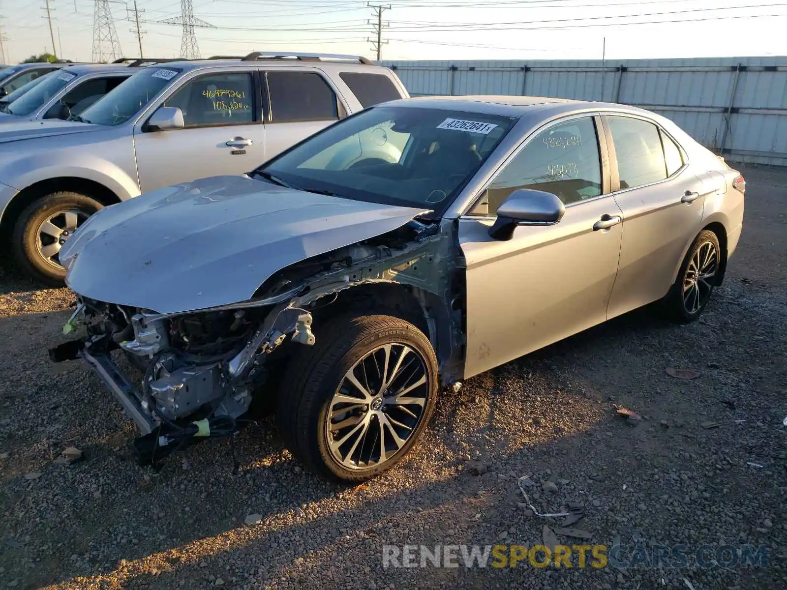 2 Photograph of a damaged car 4T1B21HK9KU513933 TOYOTA CAMRY 2019