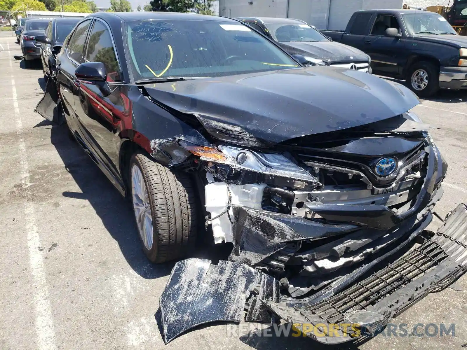 1 Photograph of a damaged car 4T1B21HK9KU514001 TOYOTA CAMRY 2019