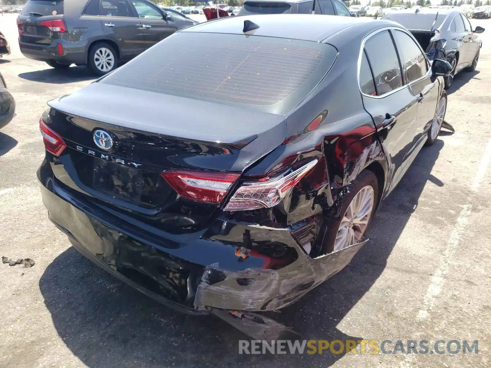 4 Photograph of a damaged car 4T1B21HK9KU514001 TOYOTA CAMRY 2019