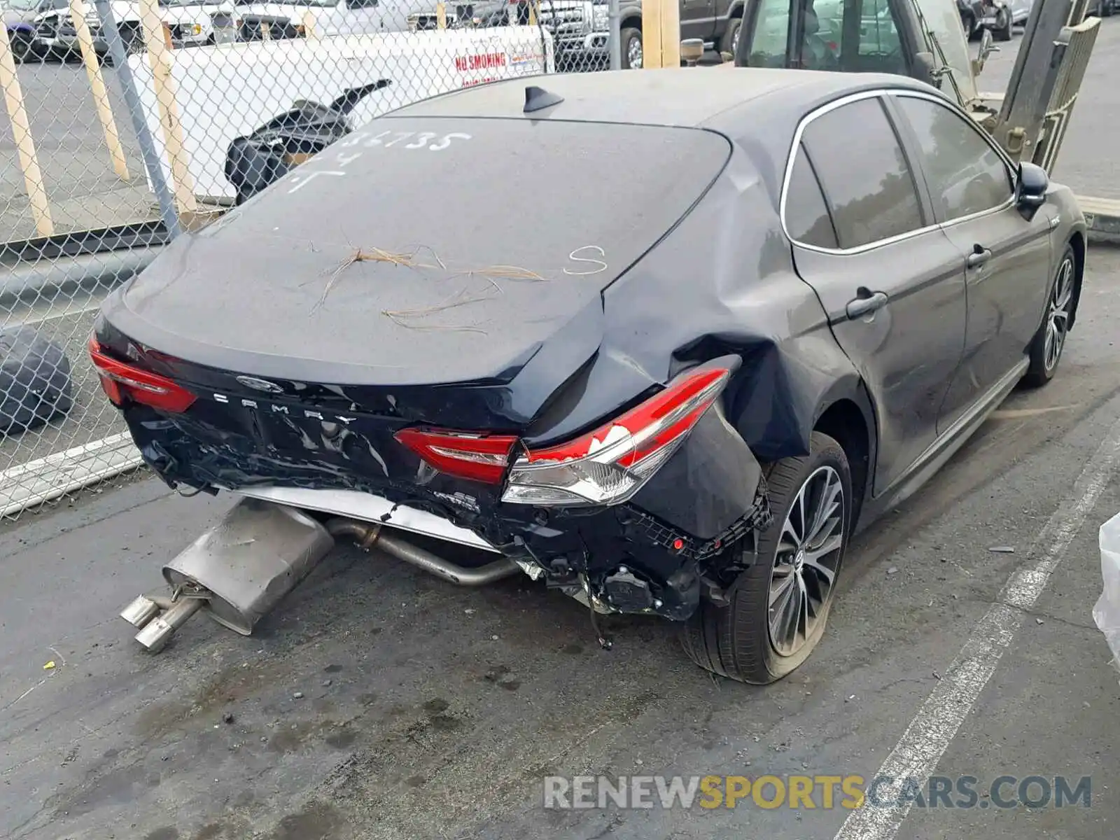 4 Photograph of a damaged car 4T1B21HK9KU514578 TOYOTA CAMRY 2019