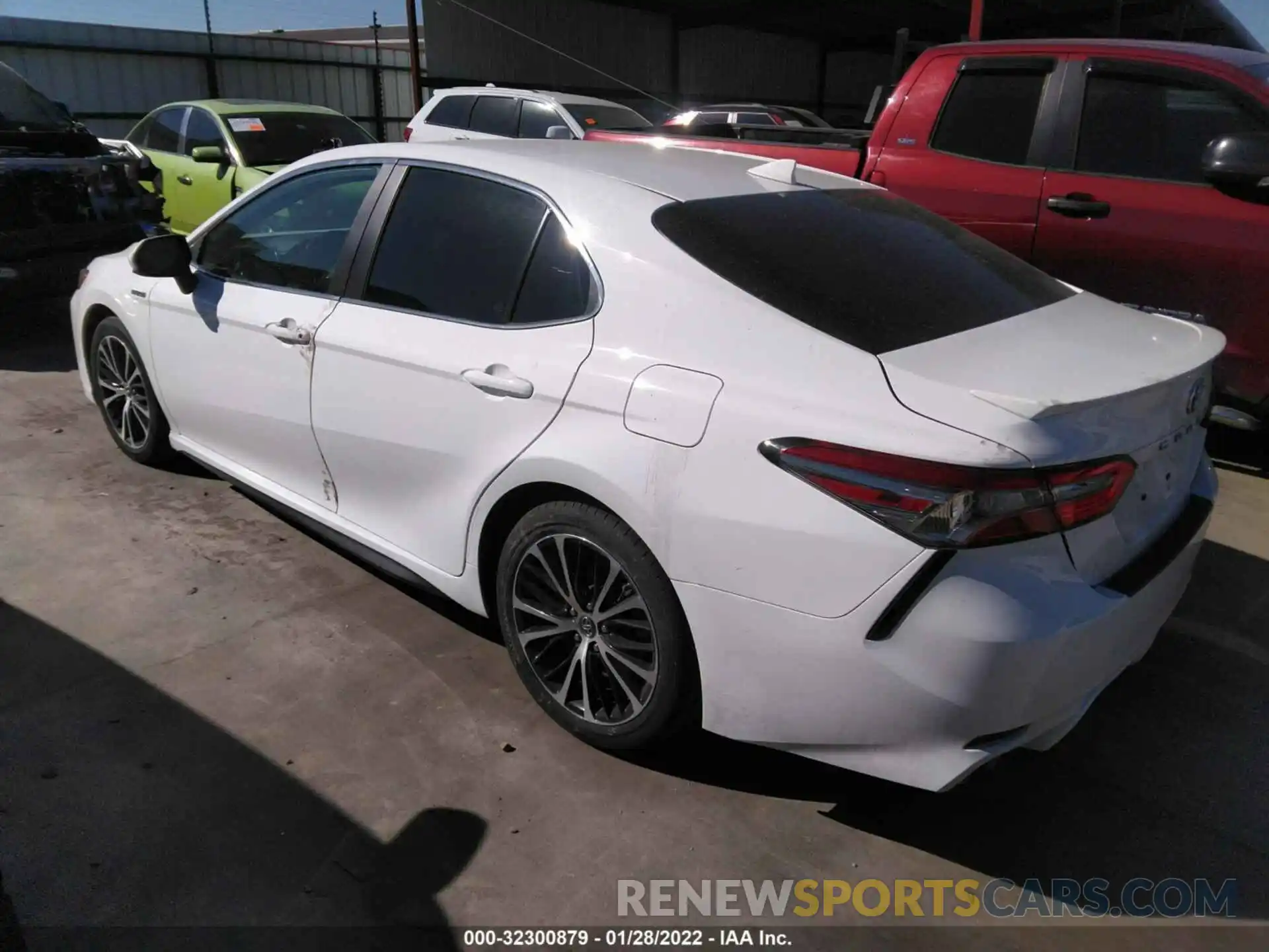 3 Photograph of a damaged car 4T1B21HK9KU514970 TOYOTA CAMRY 2019