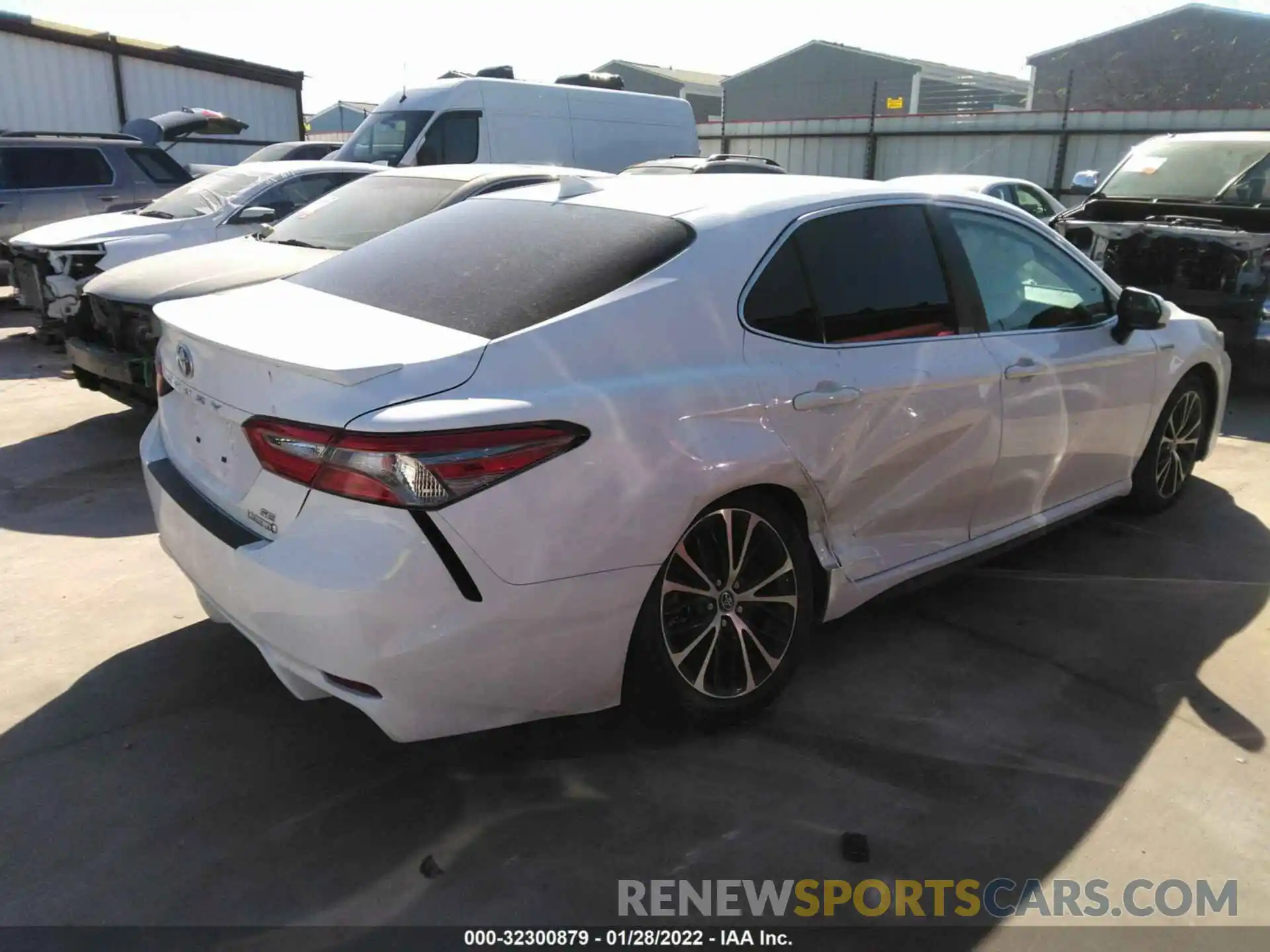 4 Photograph of a damaged car 4T1B21HK9KU514970 TOYOTA CAMRY 2019