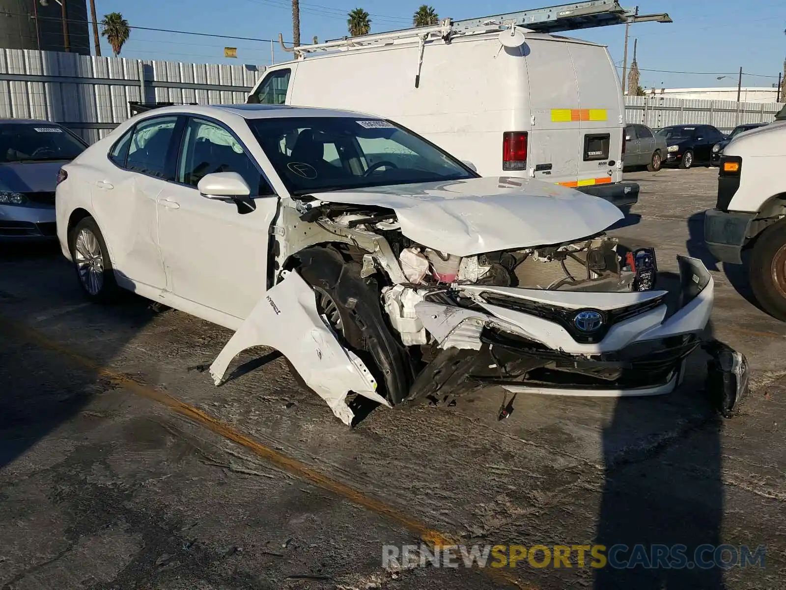 1 Photograph of a damaged car 4T1B21HK9KU515326 TOYOTA CAMRY 2019