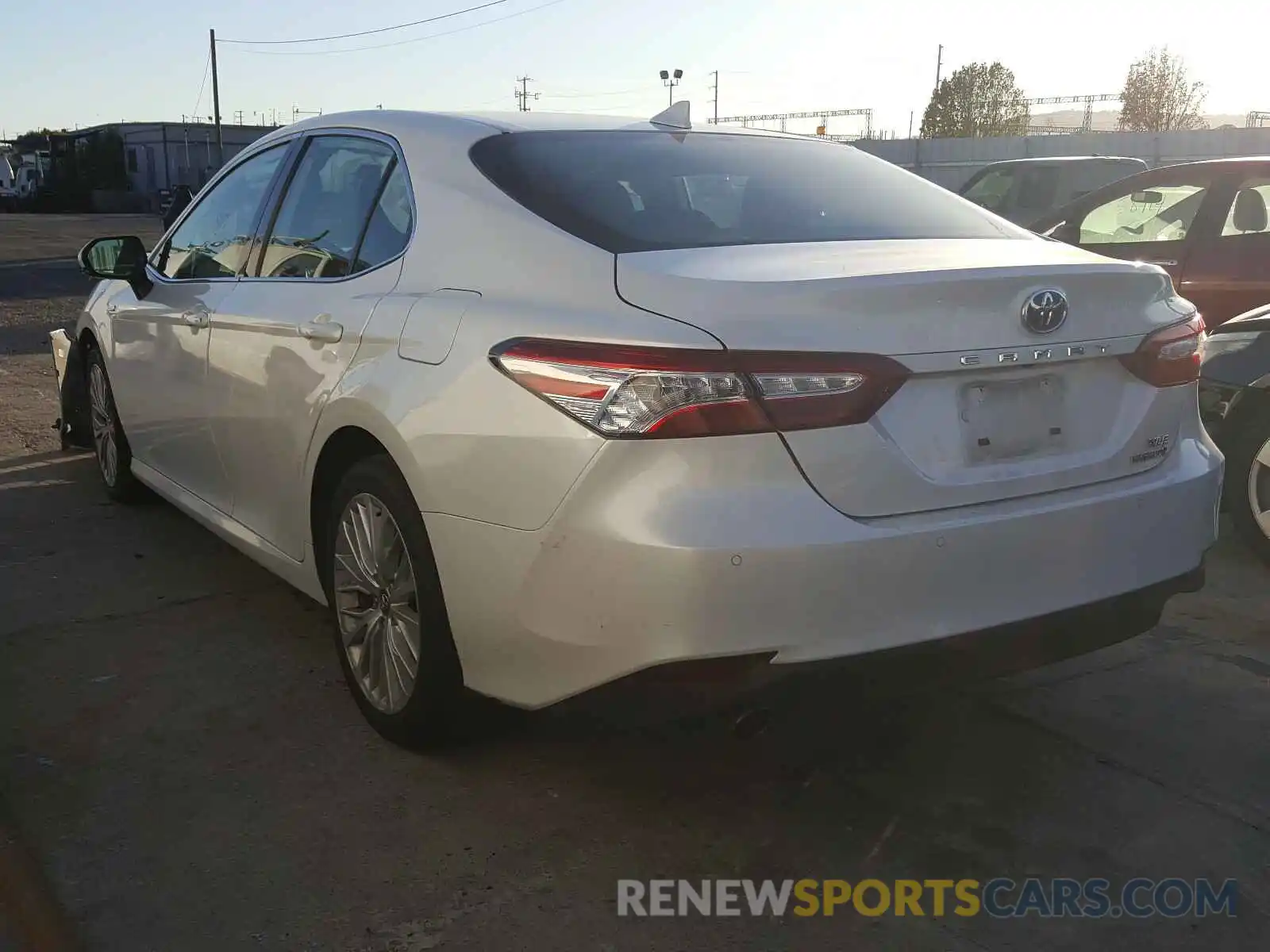 3 Photograph of a damaged car 4T1B21HK9KU515326 TOYOTA CAMRY 2019