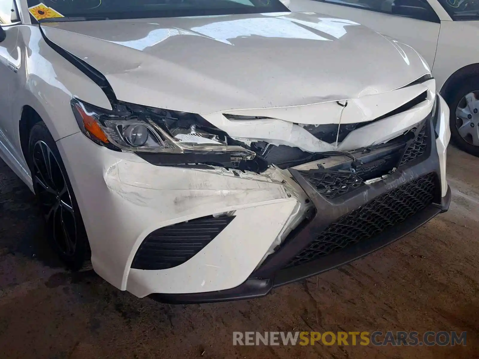 9 Photograph of a damaged car 4T1B21HK9KU515388 TOYOTA CAMRY 2019