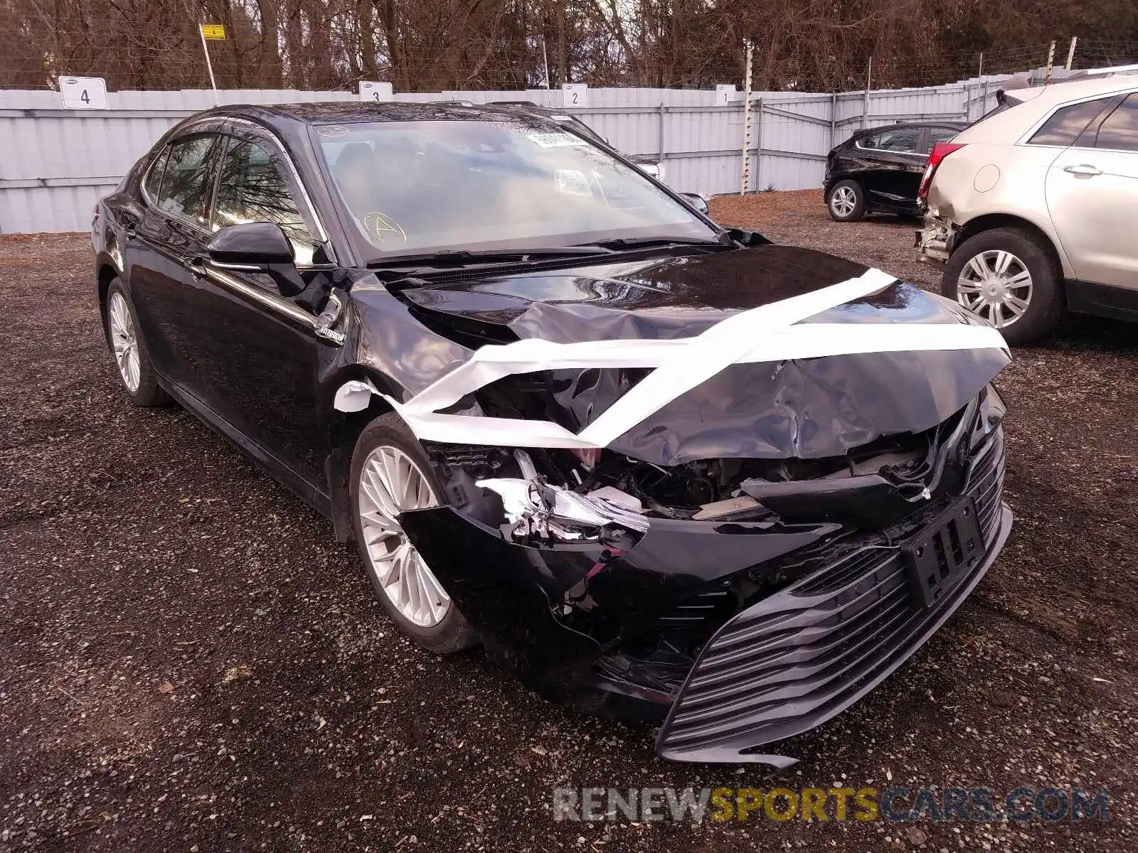 1 Photograph of a damaged car 4T1B21HK9KU517948 TOYOTA CAMRY 2019