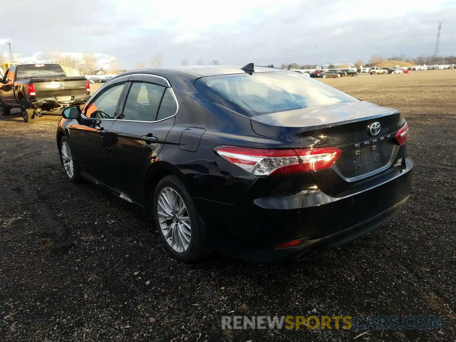 3 Photograph of a damaged car 4T1B21HK9KU517948 TOYOTA CAMRY 2019