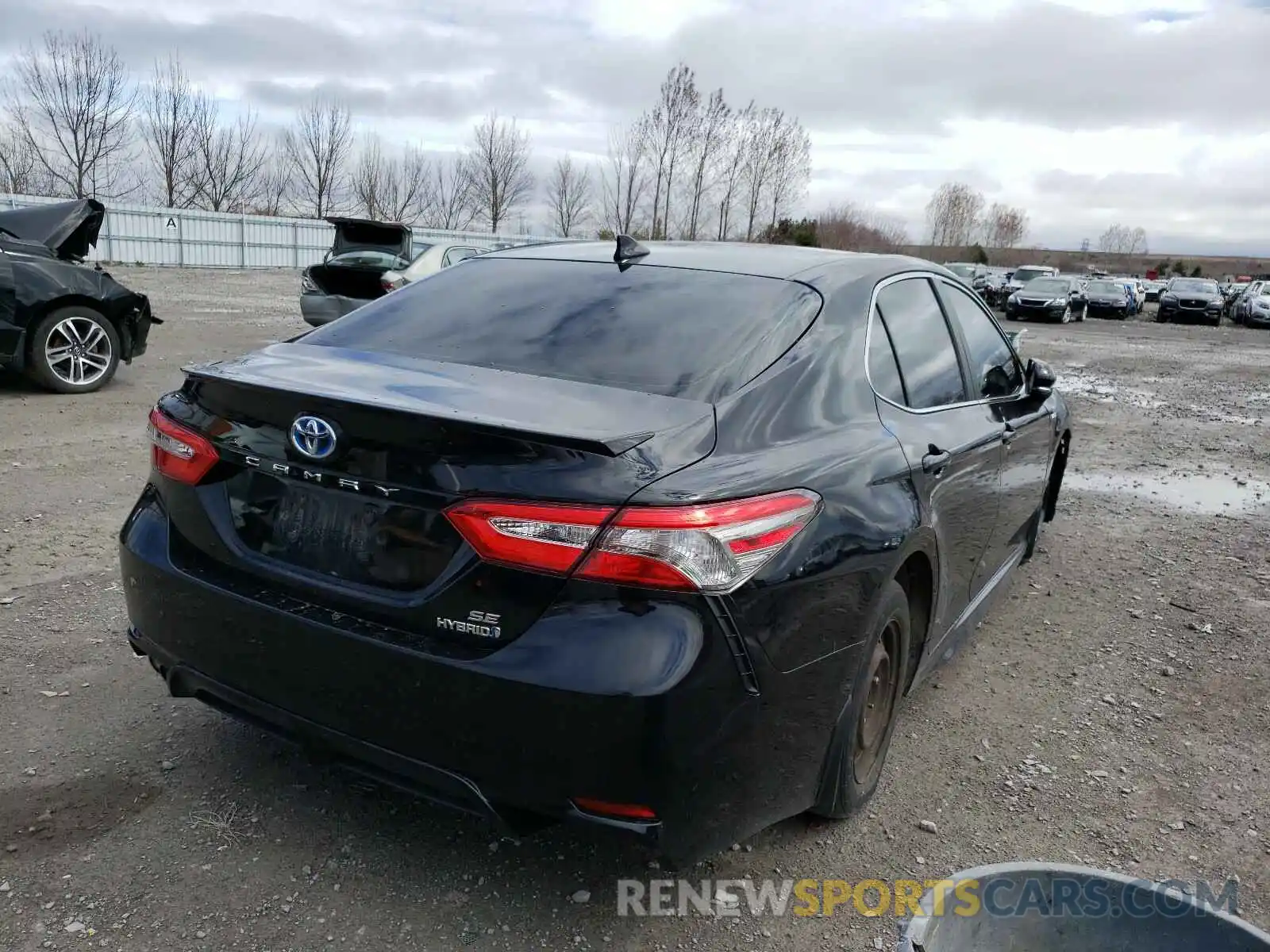 4 Photograph of a damaged car 4T1B21HK9KU517951 TOYOTA CAMRY 2019