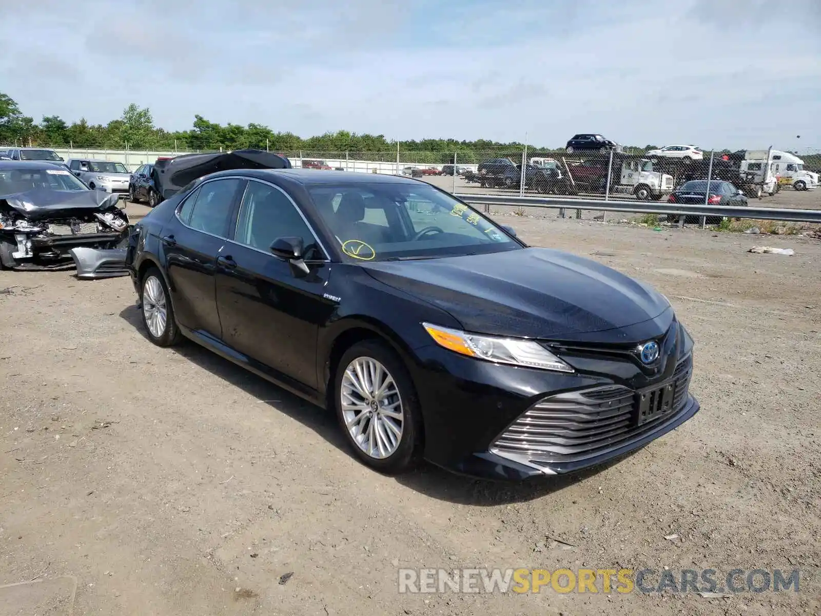 1 Photograph of a damaged car 4T1B21HK9KU518159 TOYOTA CAMRY 2019