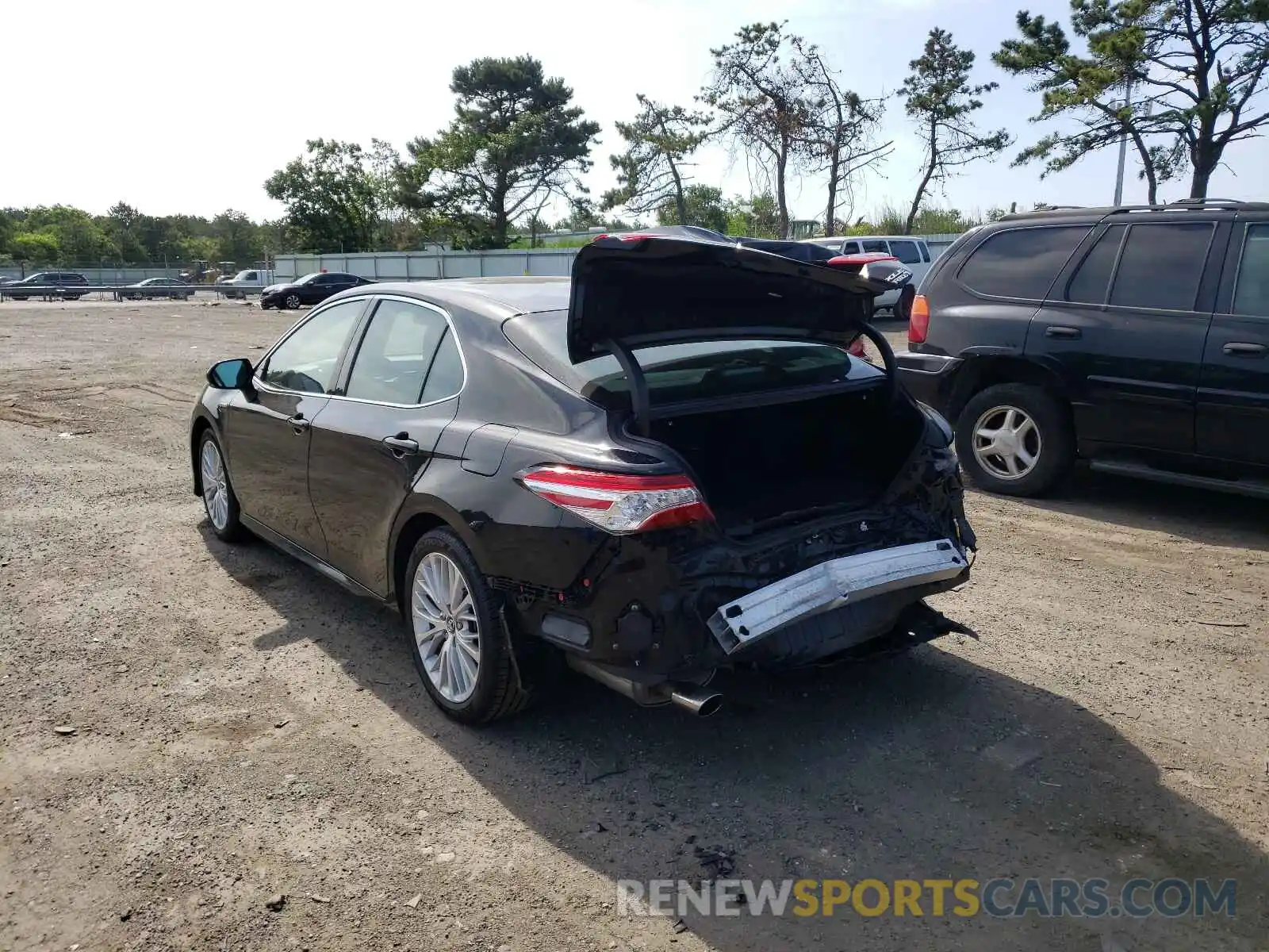 3 Photograph of a damaged car 4T1B21HK9KU518159 TOYOTA CAMRY 2019