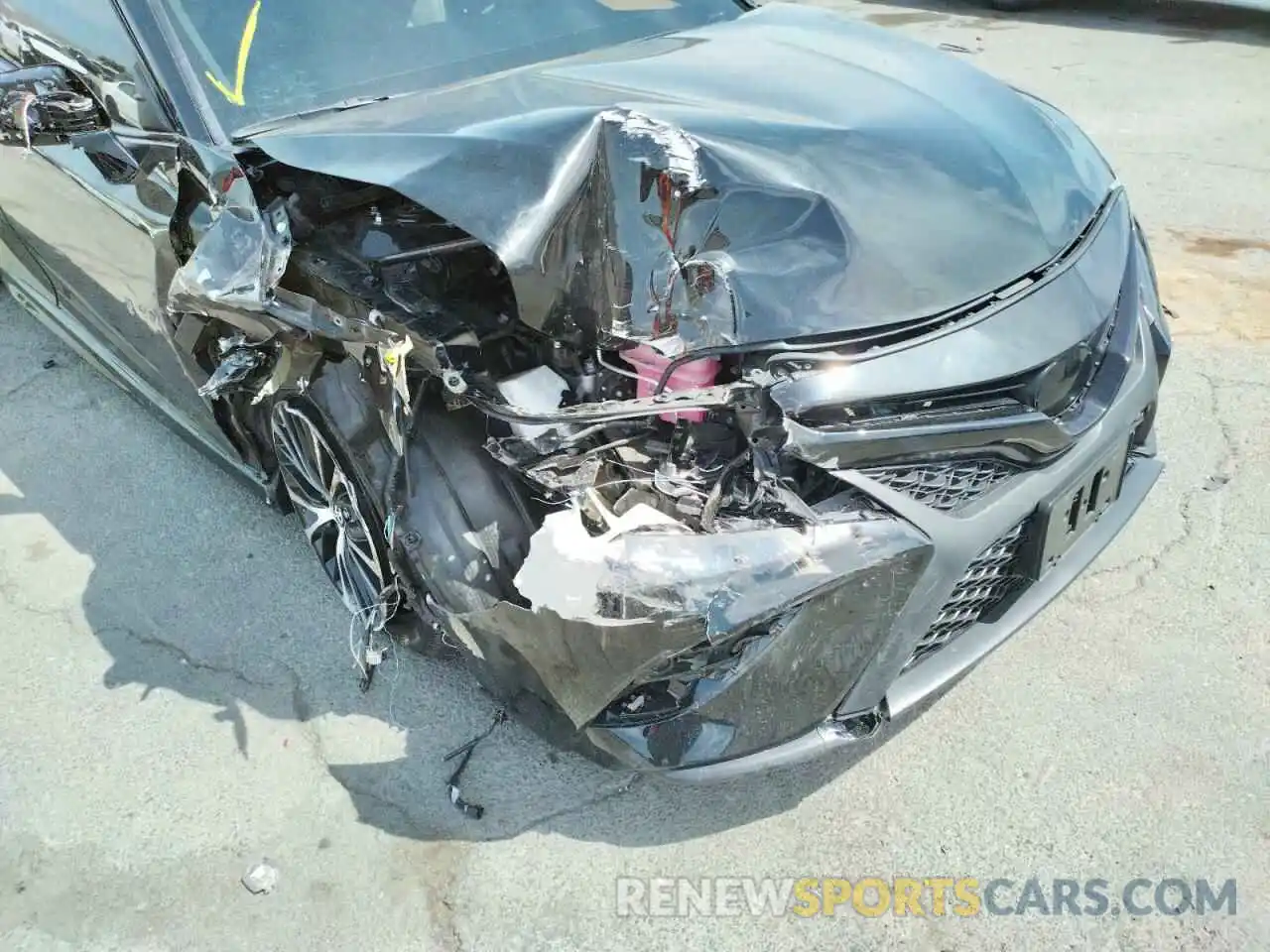 9 Photograph of a damaged car 4T1B21HK9KU521109 TOYOTA CAMRY 2019