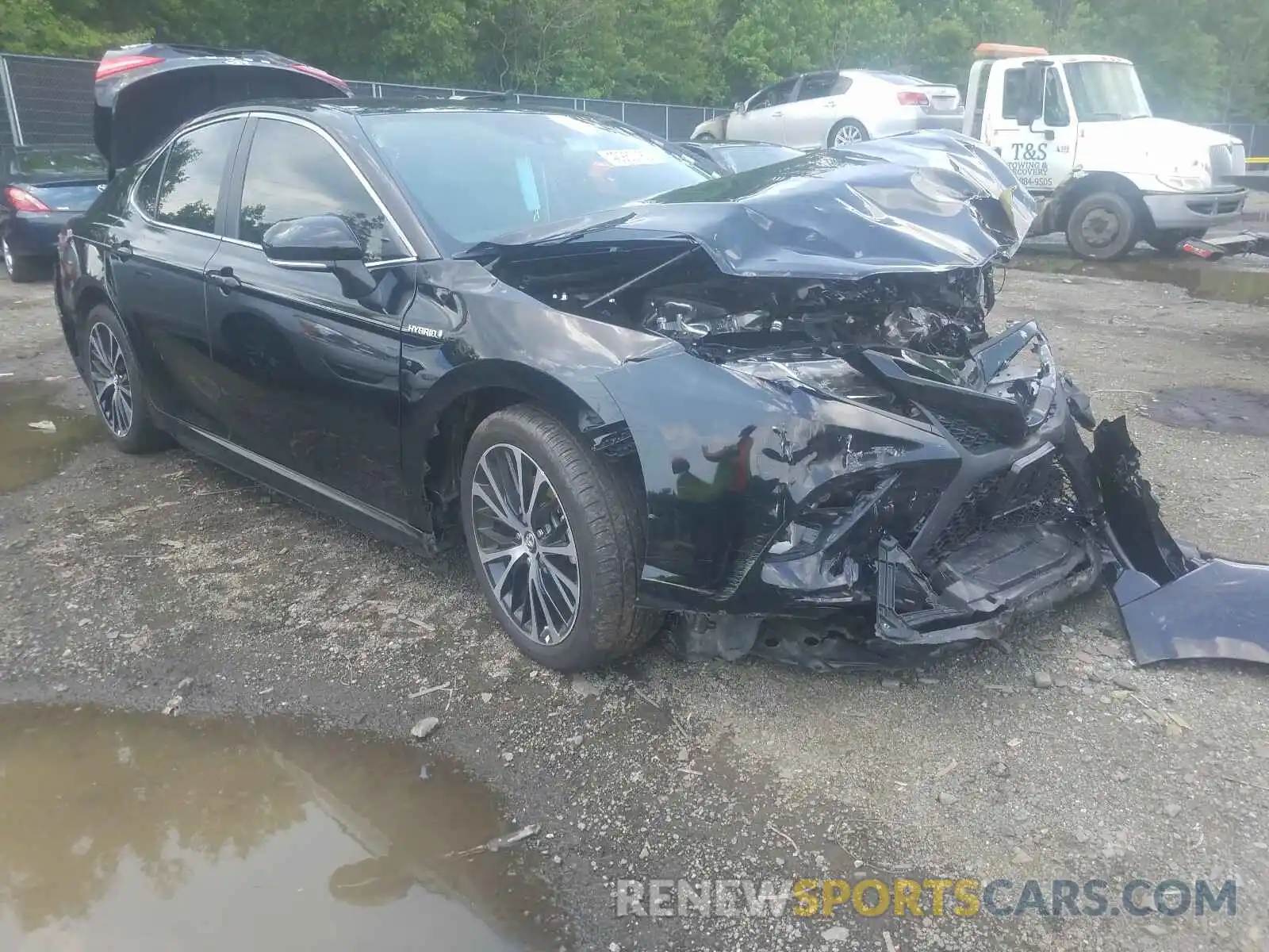 1 Photograph of a damaged car 4T1B21HK9KU521997 TOYOTA CAMRY 2019