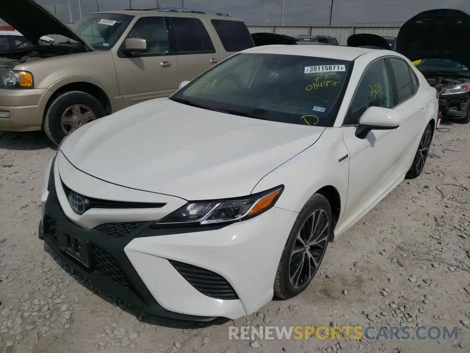 2 Photograph of a damaged car 4T1B21HKXKU011447 TOYOTA CAMRY 2019