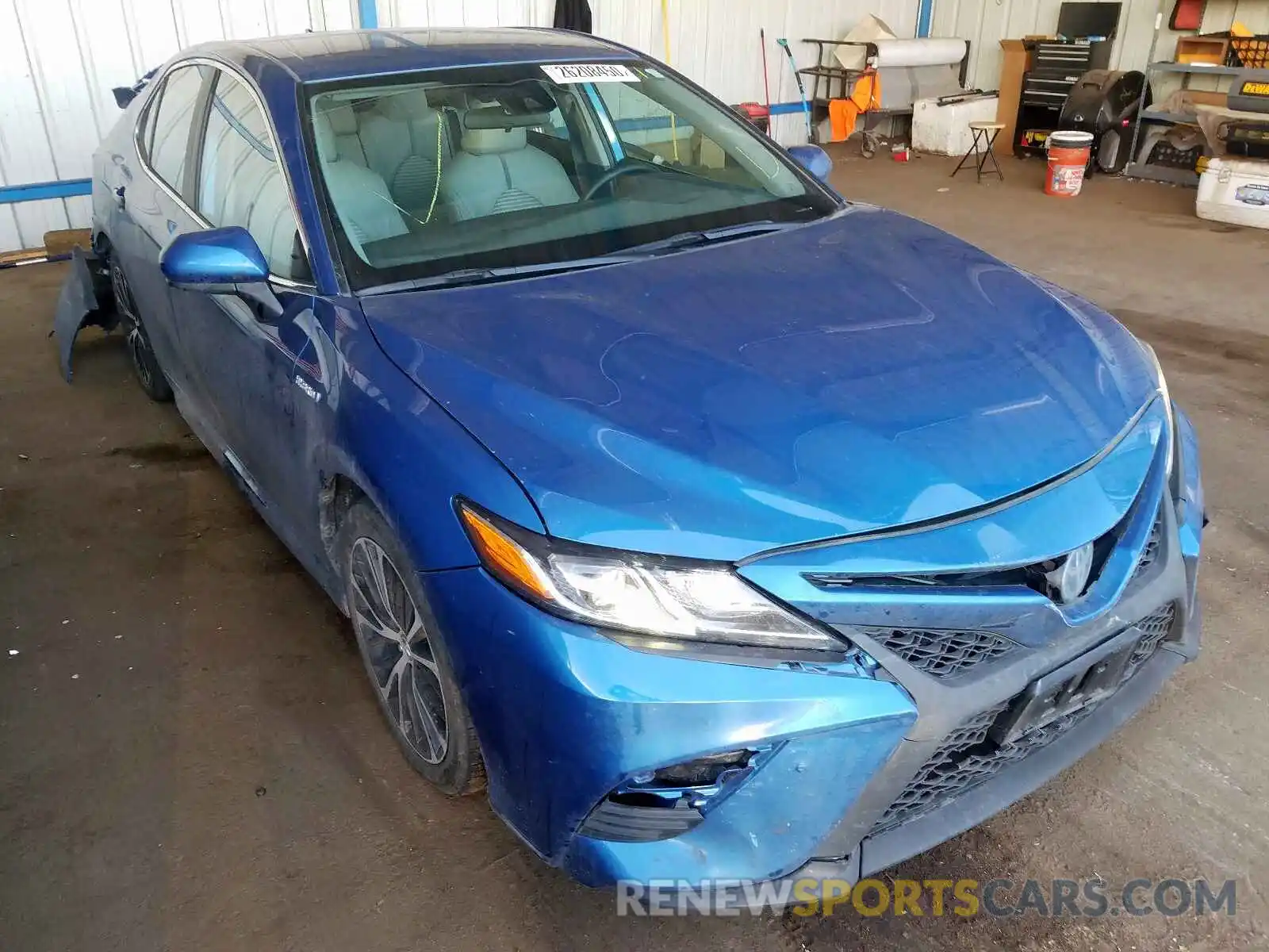 1 Photograph of a damaged car 4T1B21HKXKU011786 TOYOTA CAMRY 2019